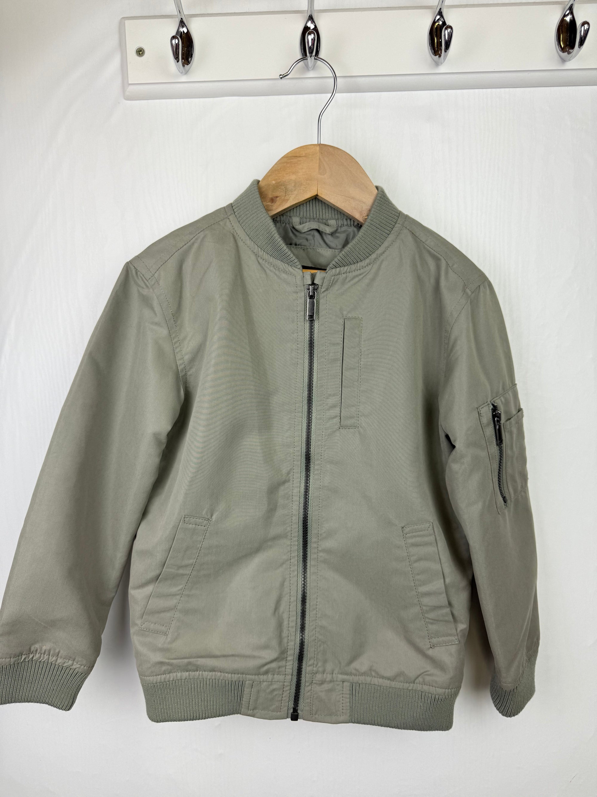 NEW River Island Khaki Bomber Jacket - Boys 4 - 5 Years - Little Ones Preloved. Second Hand Children's & Preloved Baby, Kids, Girls & Boys Clothes. UK online
