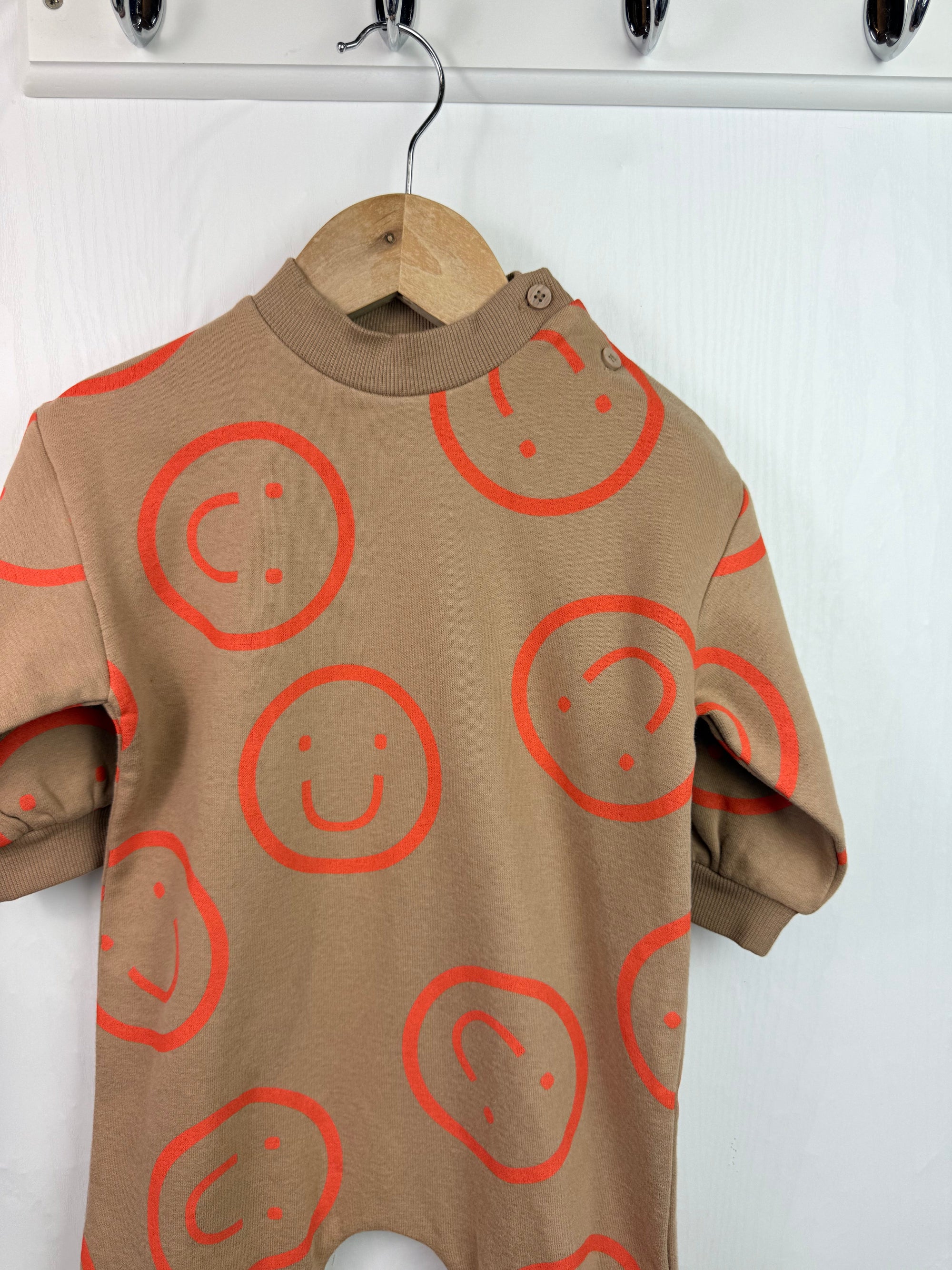NEW Smile Romper - Baby Boys 9 - 12 Months - Little Ones Preloved. Second Hand Children's & Preloved Baby, Kids, Girls & Boys Clothes. UK online
