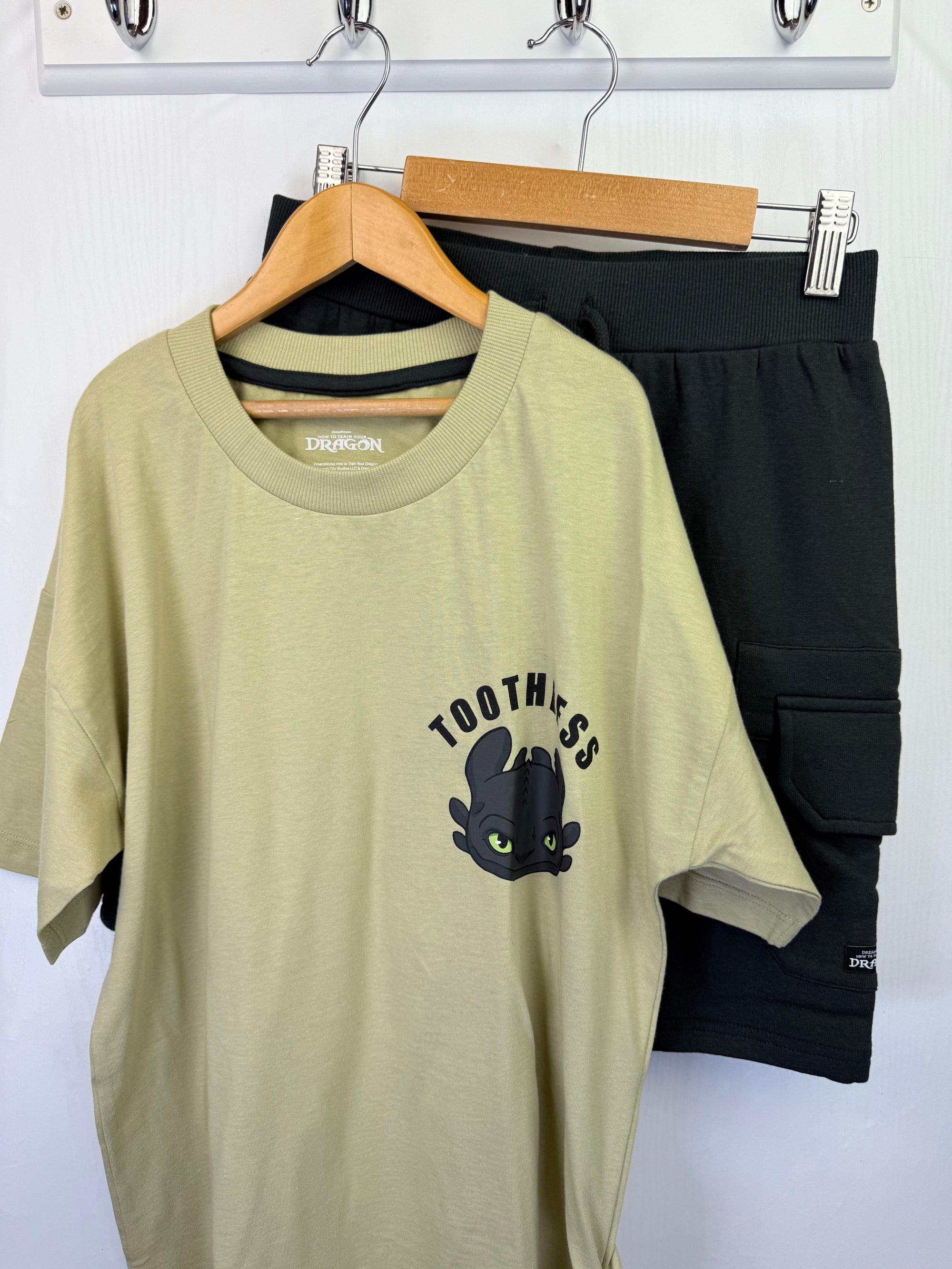 NEW Toothless Top & Shorts Set - Boys 12 - 13 Years - Little Ones Preloved. Second Hand Children's & Preloved Baby, Kids, Girls & Boys Clothes. UK online