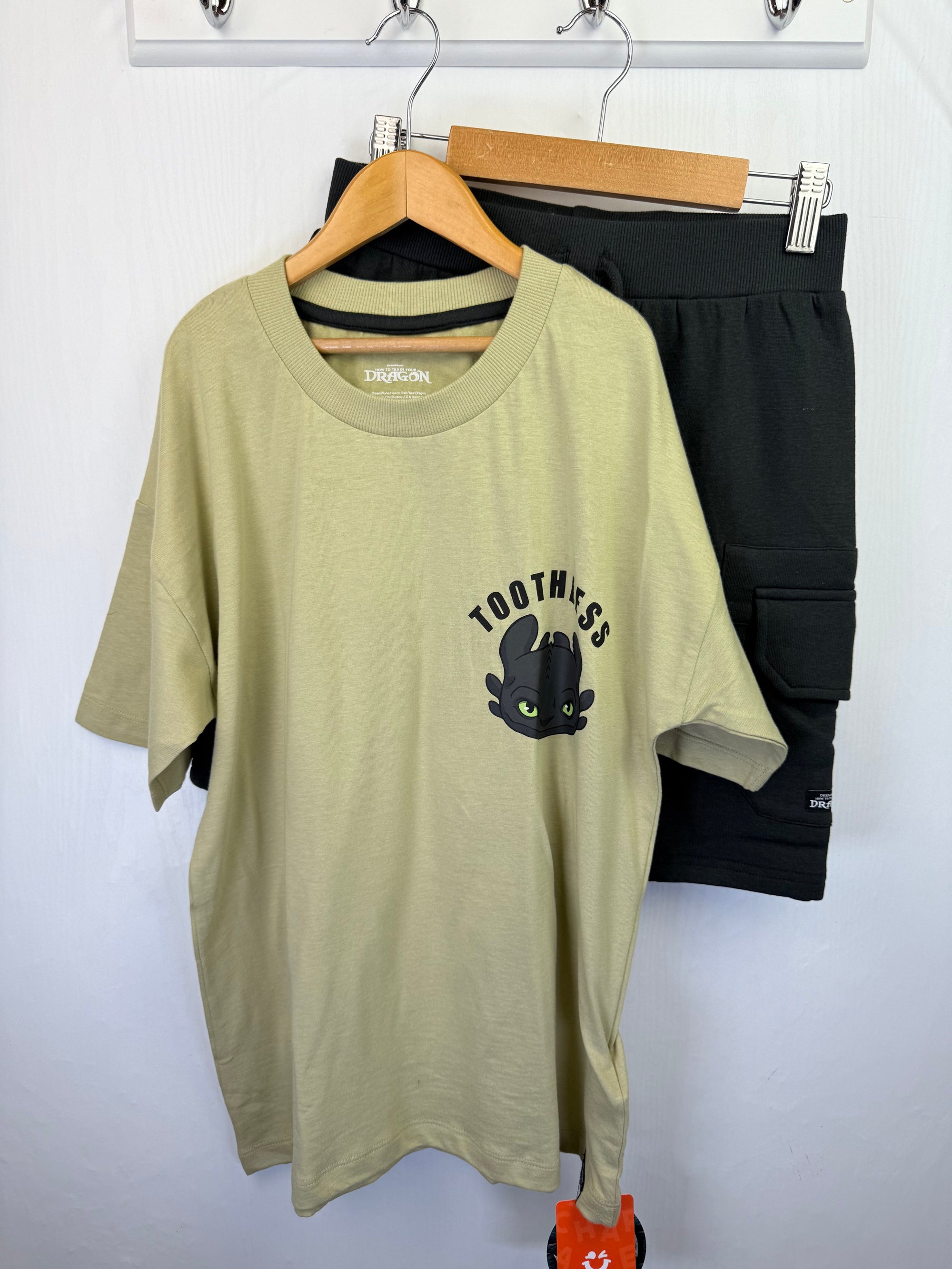NEW Toothless Top & Shorts Set - Boys 12 - 13 Years - Little Ones Preloved. Second Hand Children's & Preloved Baby, Kids, Girls & Boys Clothes. UK online