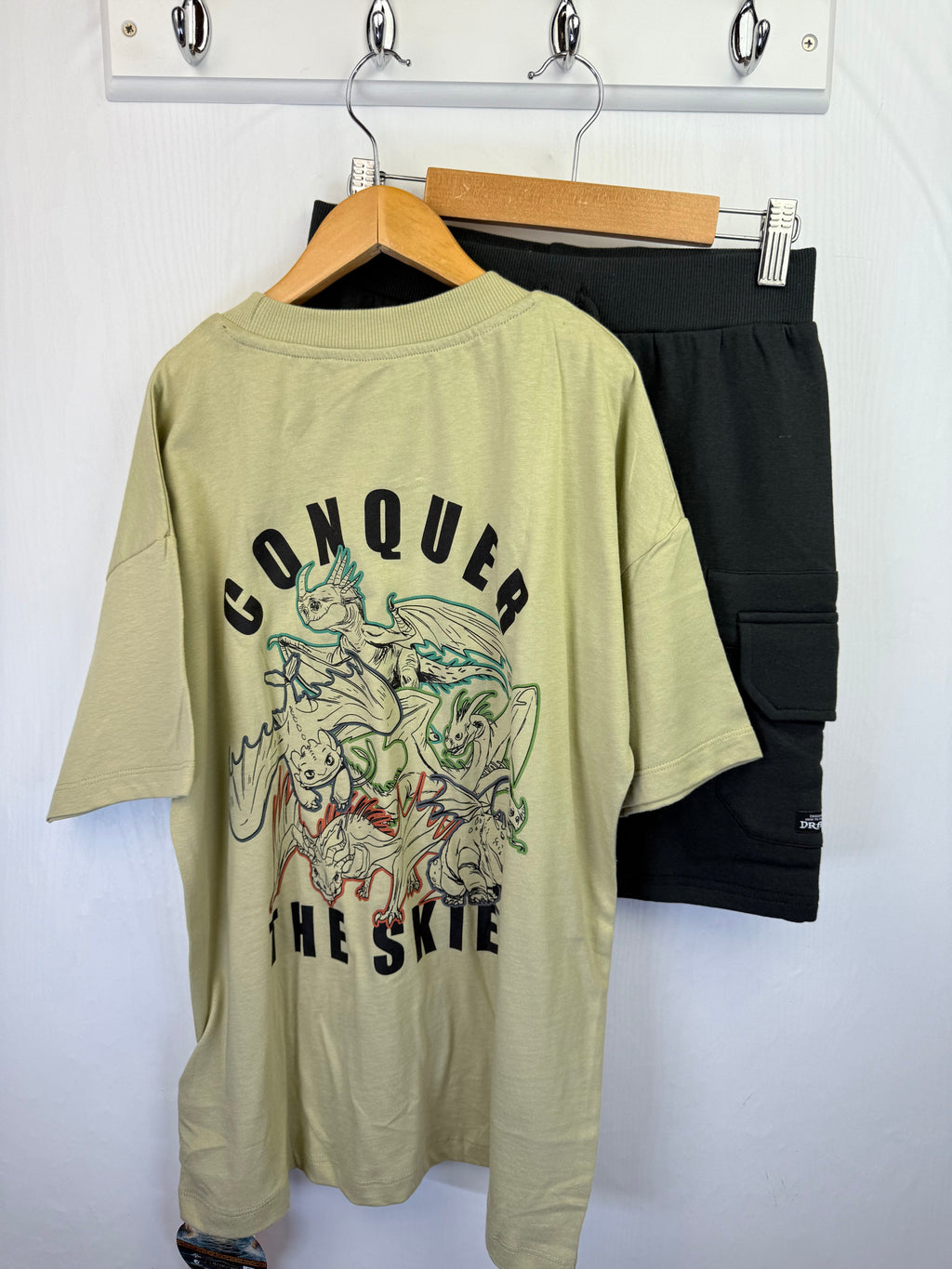 NEW Toothless Top & Shorts Set - Boys 12 - 13 Years - Little Ones Preloved. Second Hand Children's & Preloved Baby, Kids, Girls & Boys Clothes. UK online