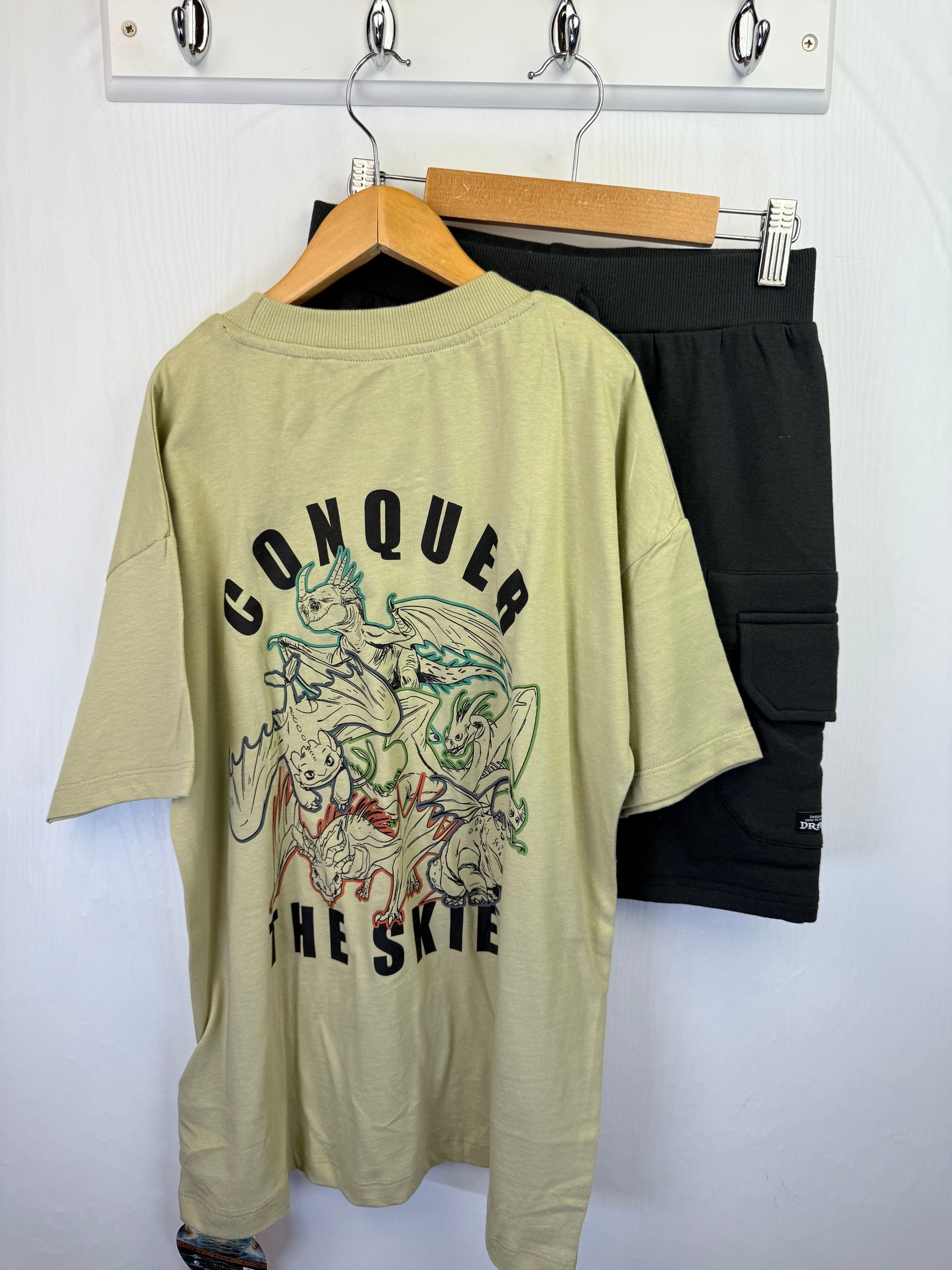NEW Toothless Top & Shorts Set - Boys 12 - 13 Years - Little Ones Preloved. Second Hand Children's & Preloved Baby, Kids, Girls & Boys Clothes. UK online