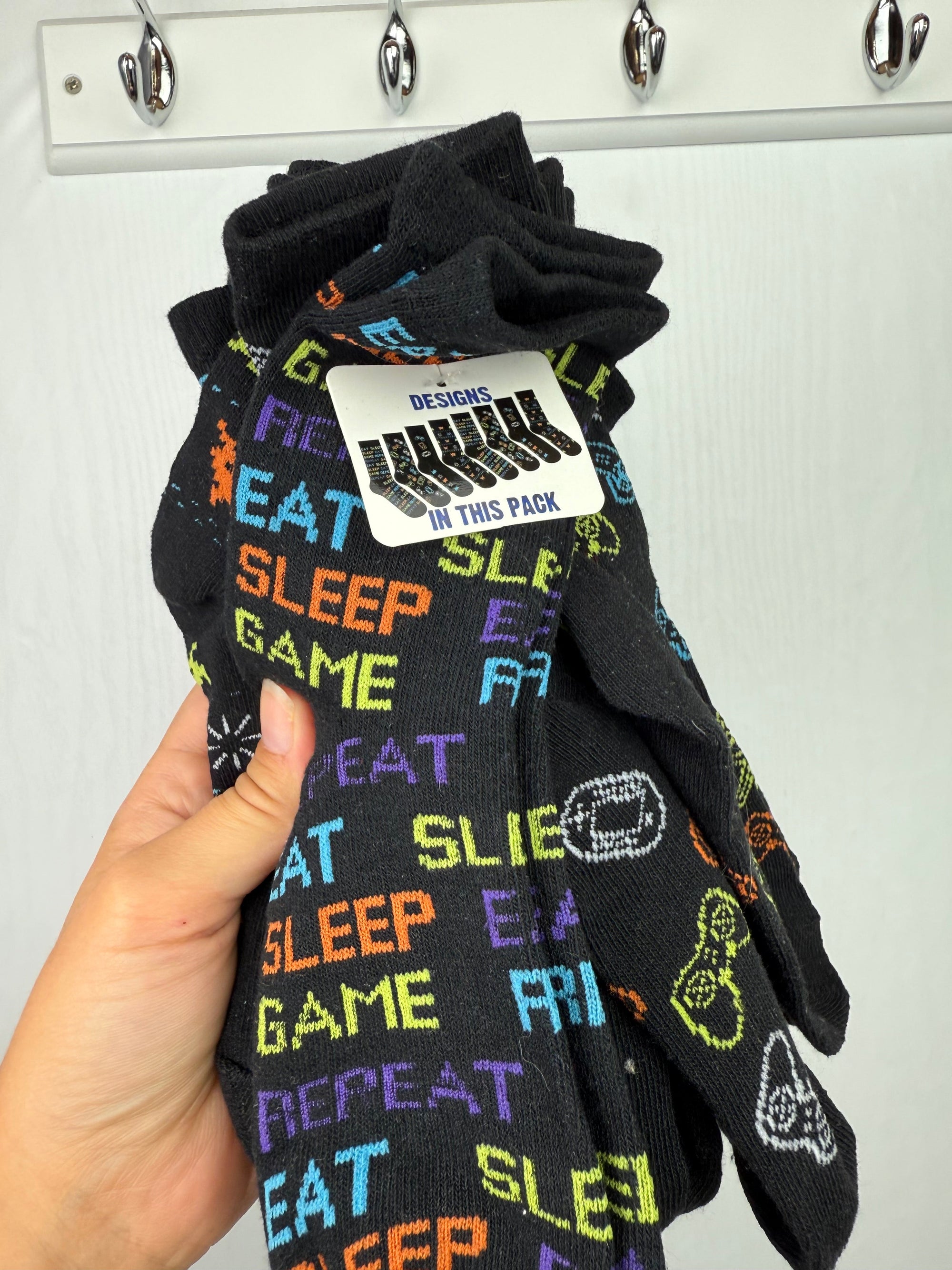 NEW Unbranded 8 - Pack Gaming Socks - Boys One Size - Little Ones Preloved. Second Hand Children's & Preloved Baby, Kids, Girls & Boys Clothes. UK online