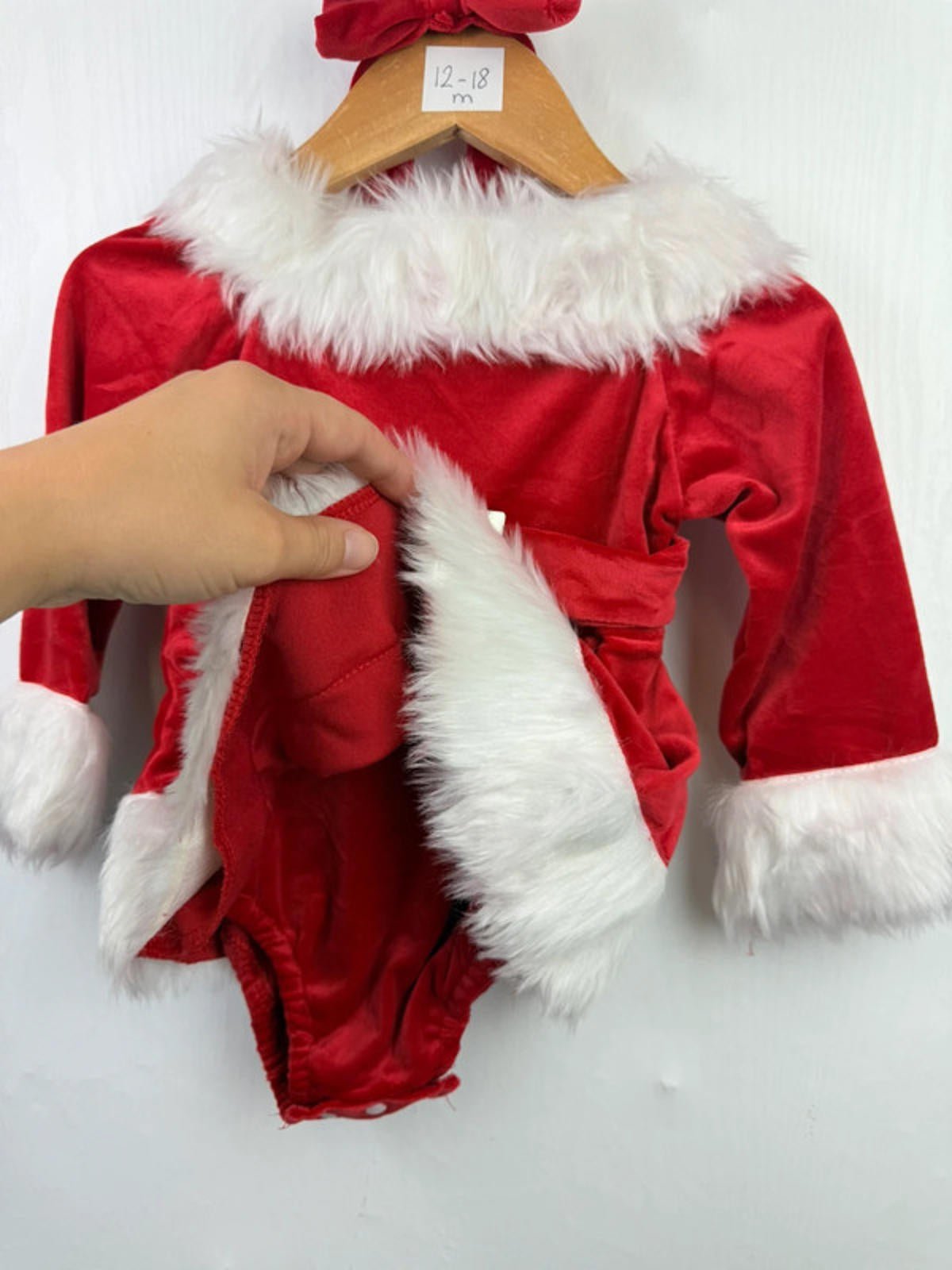 NEW Unbranded Santa Dress - Girls 12 - 24 Months - Little Ones Preloved. Second Hand Children's & Preloved Baby, Kids, Girls & Boys Clothes. UK online