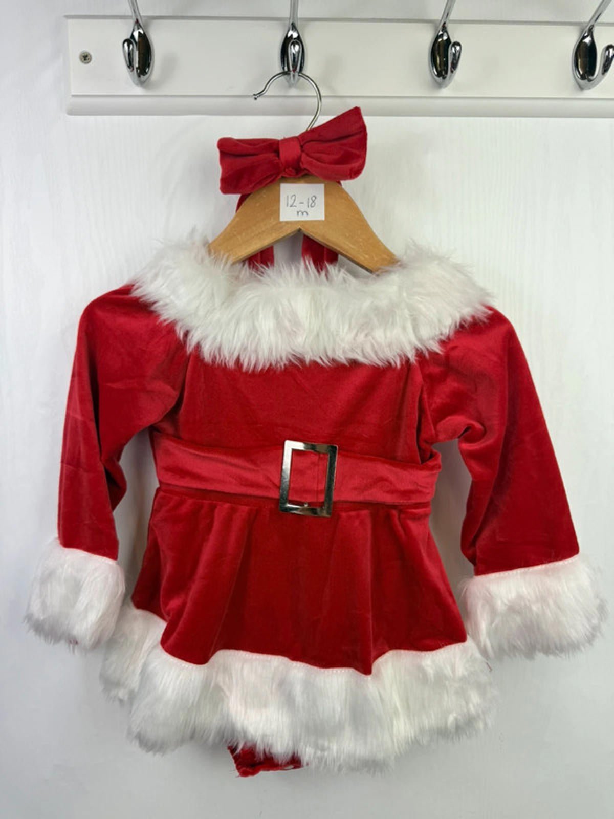 NEW Unbranded Santa Dress - Girls 12 - 24 Months - Little Ones Preloved. Second Hand Children's & Preloved Baby, Kids, Girls & Boys Clothes. UK online