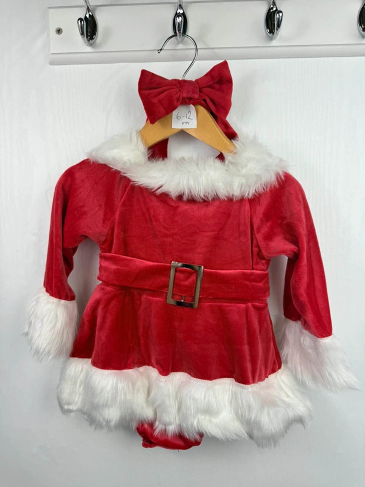 NEW Unbranded Santa Dress & Head Band - Girls 6 - 12 Months - Little Ones Preloved. Second Hand Children's & Preloved Baby, Kids, Girls & Boys Clothes. UK online
