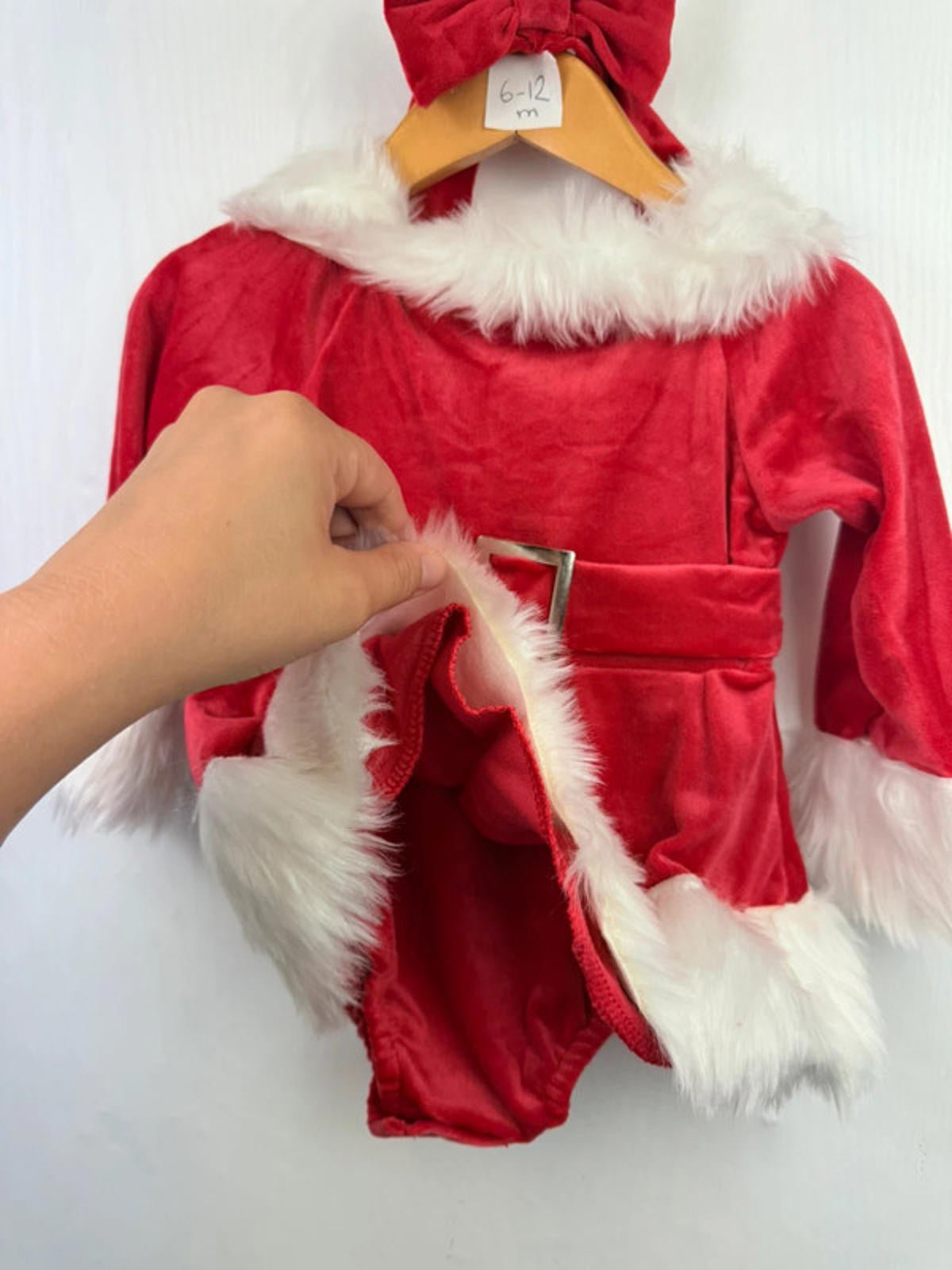 NEW Unbranded Santa Dress & Head Band - Girls 6 - 12 Months - Little Ones Preloved. Second Hand Children's & Preloved Baby, Kids, Girls & Boys Clothes. UK online