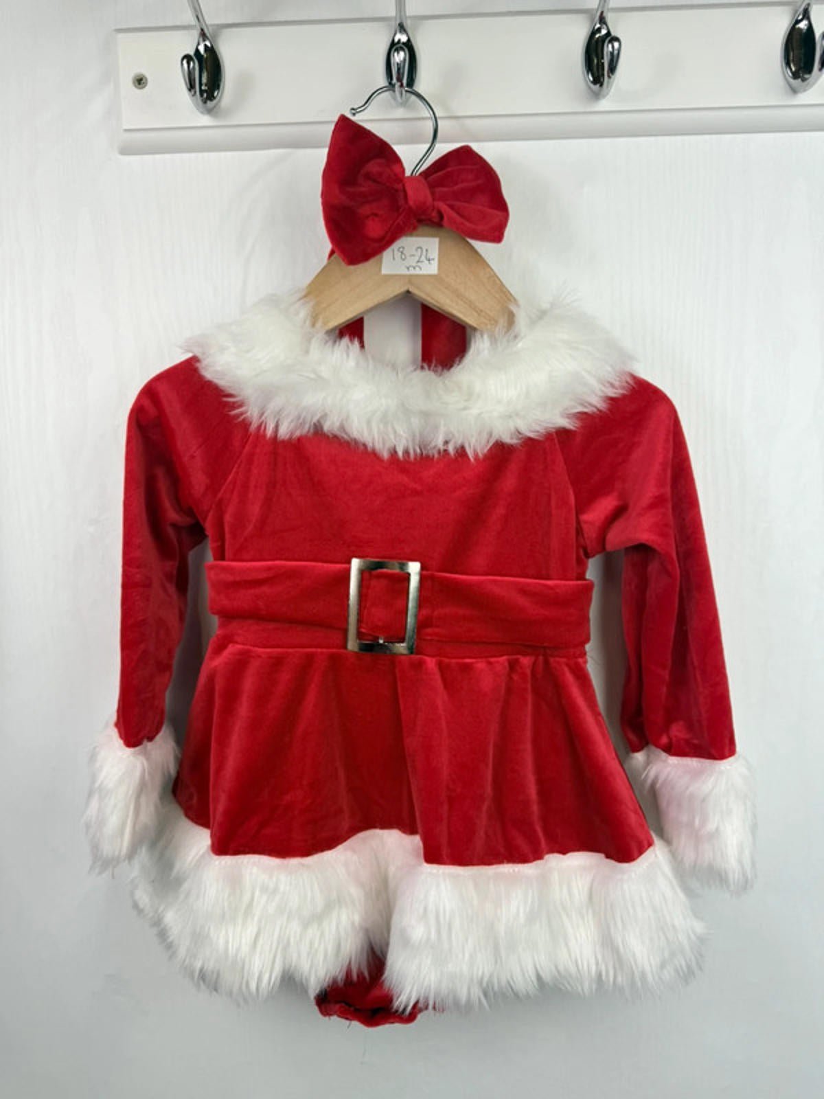 NEW Unbranded Santa Dress & Headband - Girls 18 - 24 Months - Little Ones Preloved. Second Hand Children's & Preloved Baby, Kids, Girls & Boys Clothes. UK online
