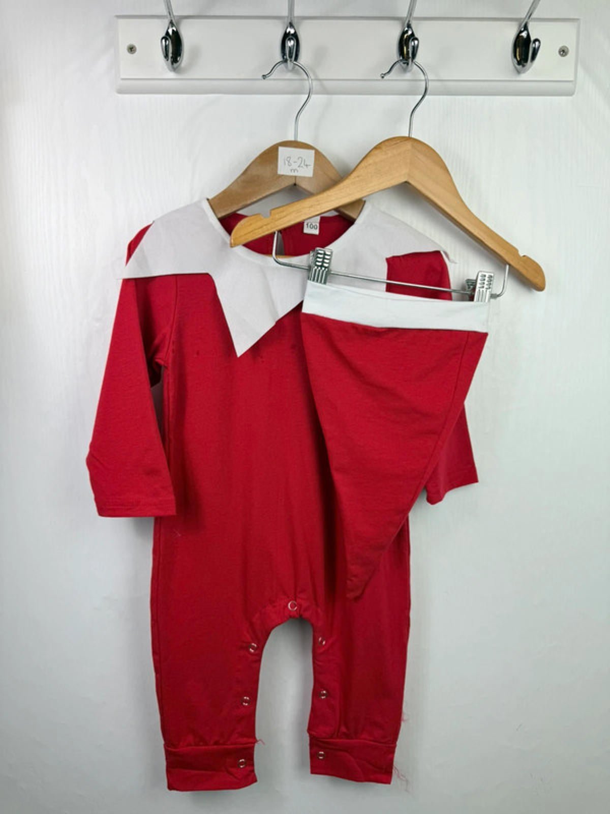 NEW unbranded Santa Romper & Hat 18 - 24 Months - Little Ones Preloved. Second Hand Children's & Preloved Baby, Kids, Girls & Boys Clothes. UK online