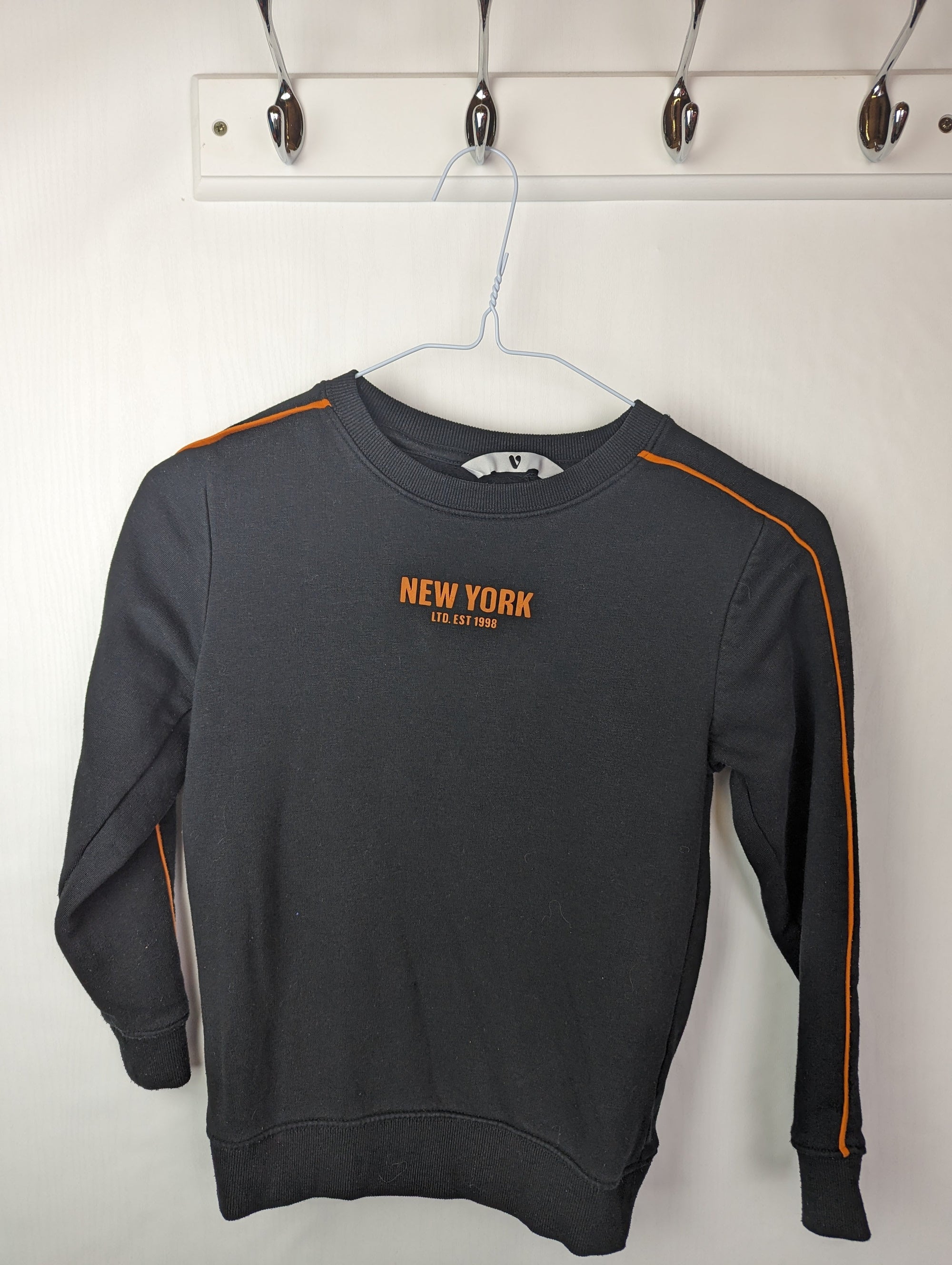New York Black Jumper - Boys 8 Years - Little Ones Preloved. Second Hand Children's & Preloved Baby, Kids, Girls & Boys Clothes. UK online