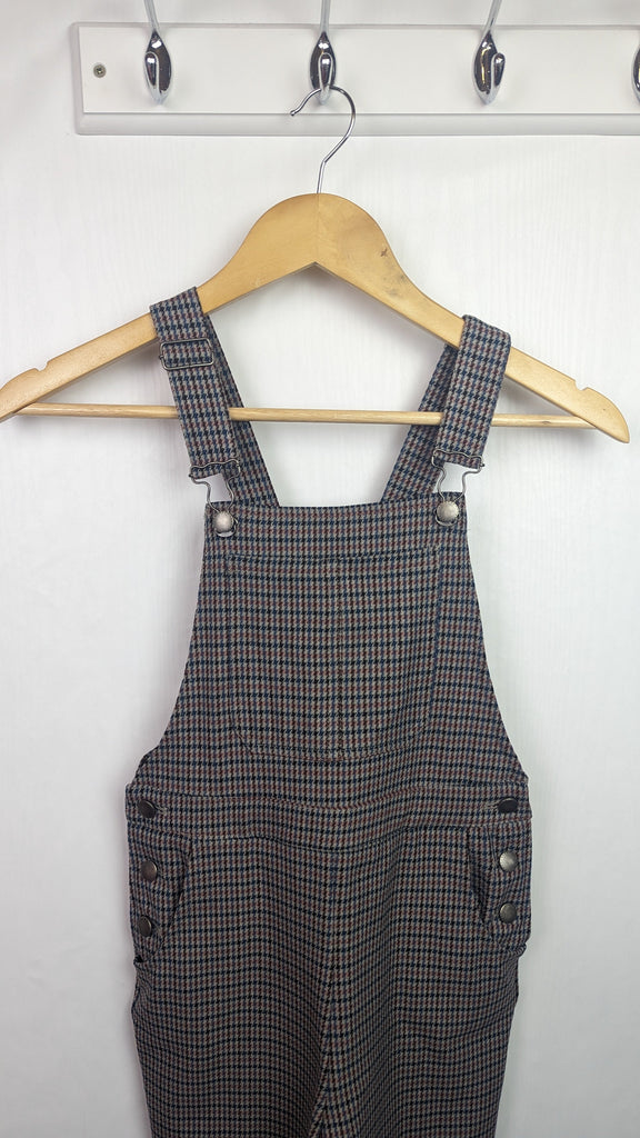 NEW Zara Houndstooth Dungaree Overalls - Girls 10 Years Zara Used, Preloved, Preworn & Second Hand Baby, Kids & Children's Clothing UK Online. Cheap affordable. Brands including Next, Joules, Nutmeg Morrisons, TU, F&F, H&M.