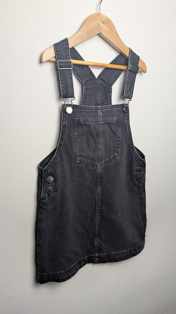 Next Black Denim Dungaree Dress - Girls 7 Years Little Ones Preloved Used, Preloved, Preworn & Second Hand Baby, Kids & Children's Clothing UK Online. Cheap affordable. Brands including Next, Joules, Nutmeg Morrisons, TU, F&F, H&M.