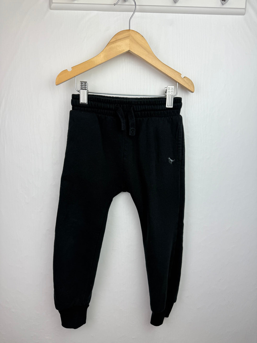 Next Black Jogging Bottoms - Boys 4 - 5 Years - Little Ones Preloved. Second Hand Children's & Preloved Baby, Kids, Girls & Boys Clothes. UK online