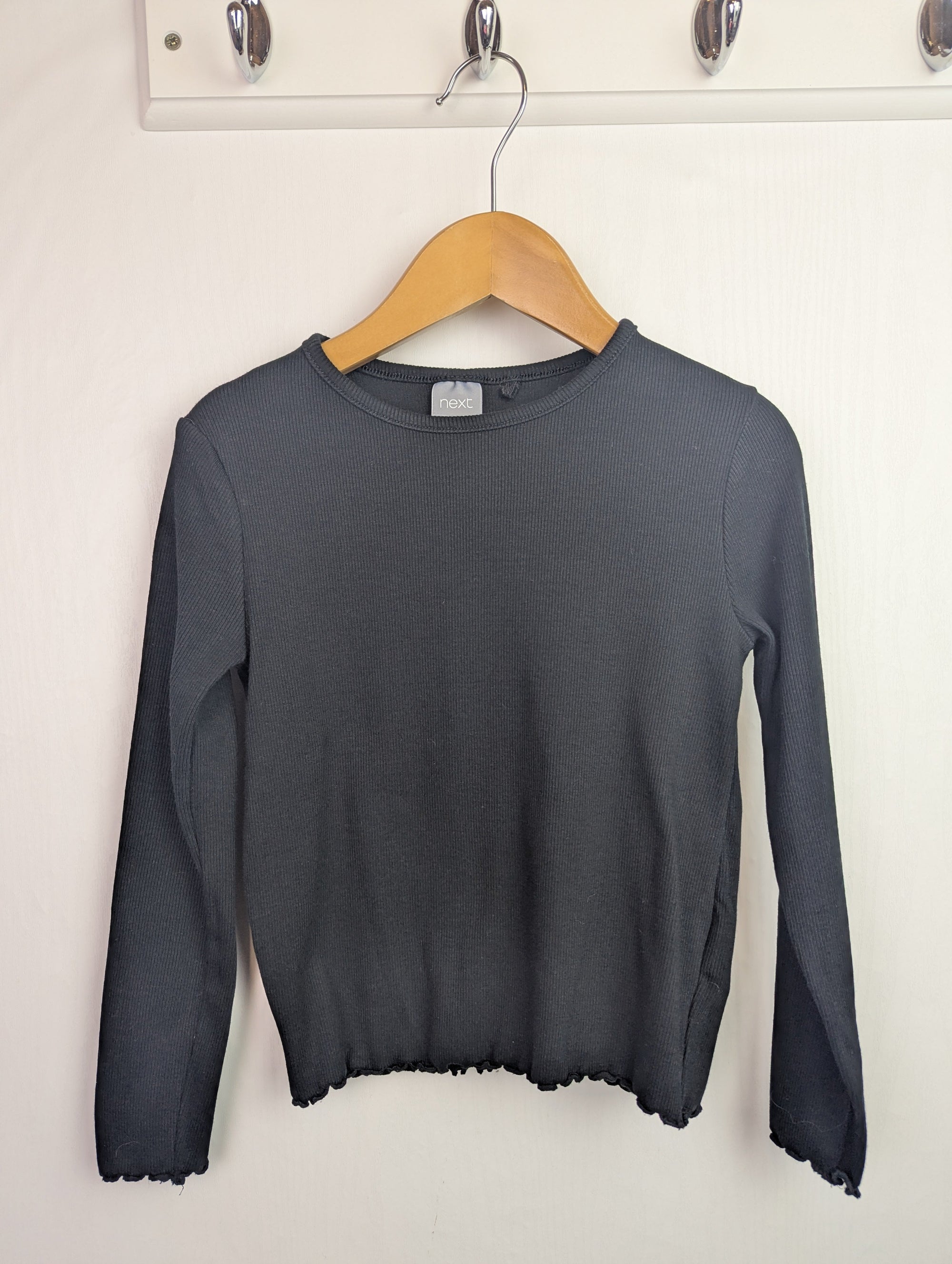 Next Black Ribbed Top - Girls 3 - 4 Years - Little Ones Preloved. Second Hand Children's & Preloved Baby, Kids, Girls & Boys Clothes. UK online