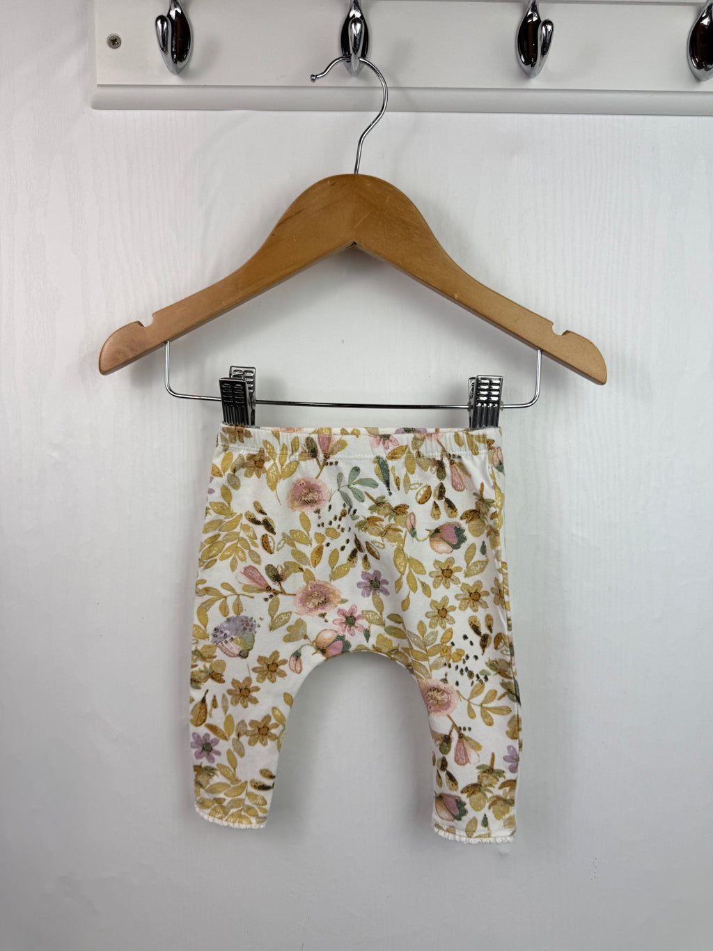 Next Floral Leggings - Baby Girls 0 - 3 Months - Little Ones Preloved. Second Hand Children's & Preloved Baby, Kids, Girls & Boys Clothes. UK online