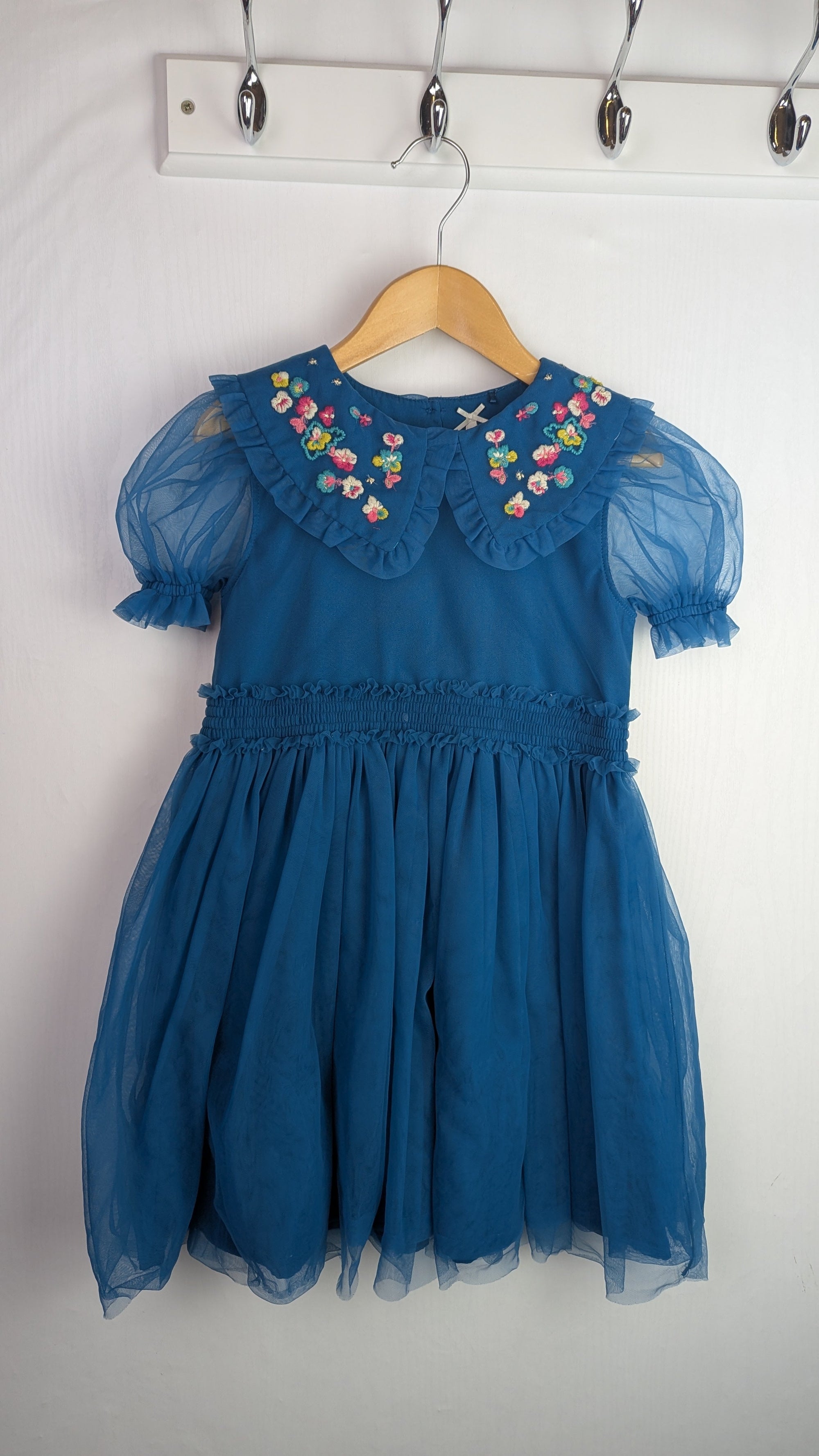 Next Floral Mesh Special Occasion Dress - Girls 4 - 5 Years - Little Ones Preloved. Second Hand Children's & Preloved Baby, Kids, Girls & Boys Clothes. UK online