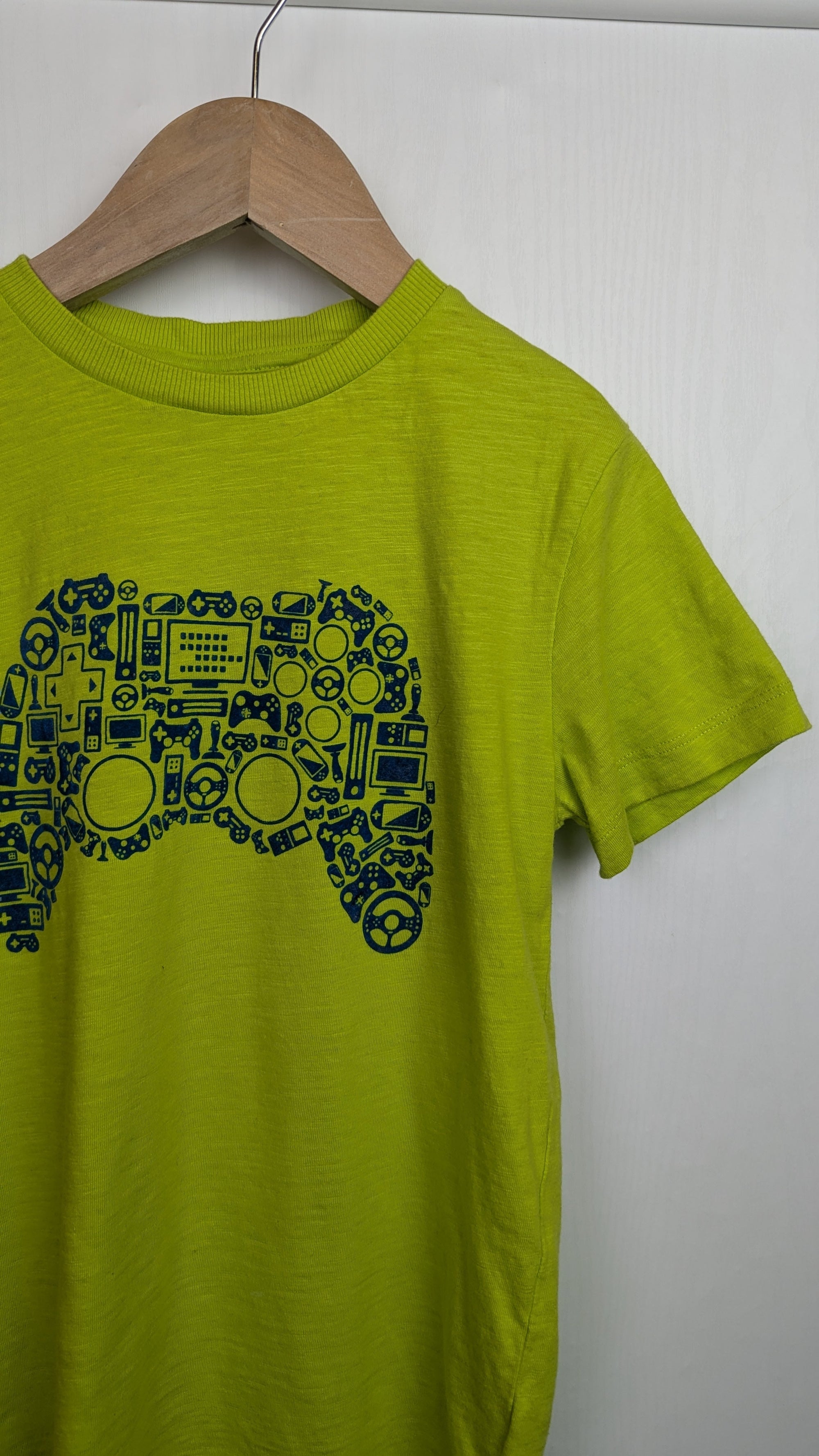 Next Green Gamer Top - Boys 8 Years - Little Ones Preloved. Second Hand Children's & Preloved Baby, Kids, Girls & Boys Clothes. UK online