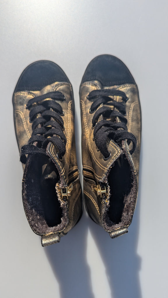 Next High-Top Gold Dust Trainers - Unisex Size 1 Next Used, Preloved, Preworn & Second Hand Baby, Kids & Children's Clothing UK Online. Cheap affordable. Brands including Next, Joules, Nutmeg Morrisons, TU, F&F, H&M.