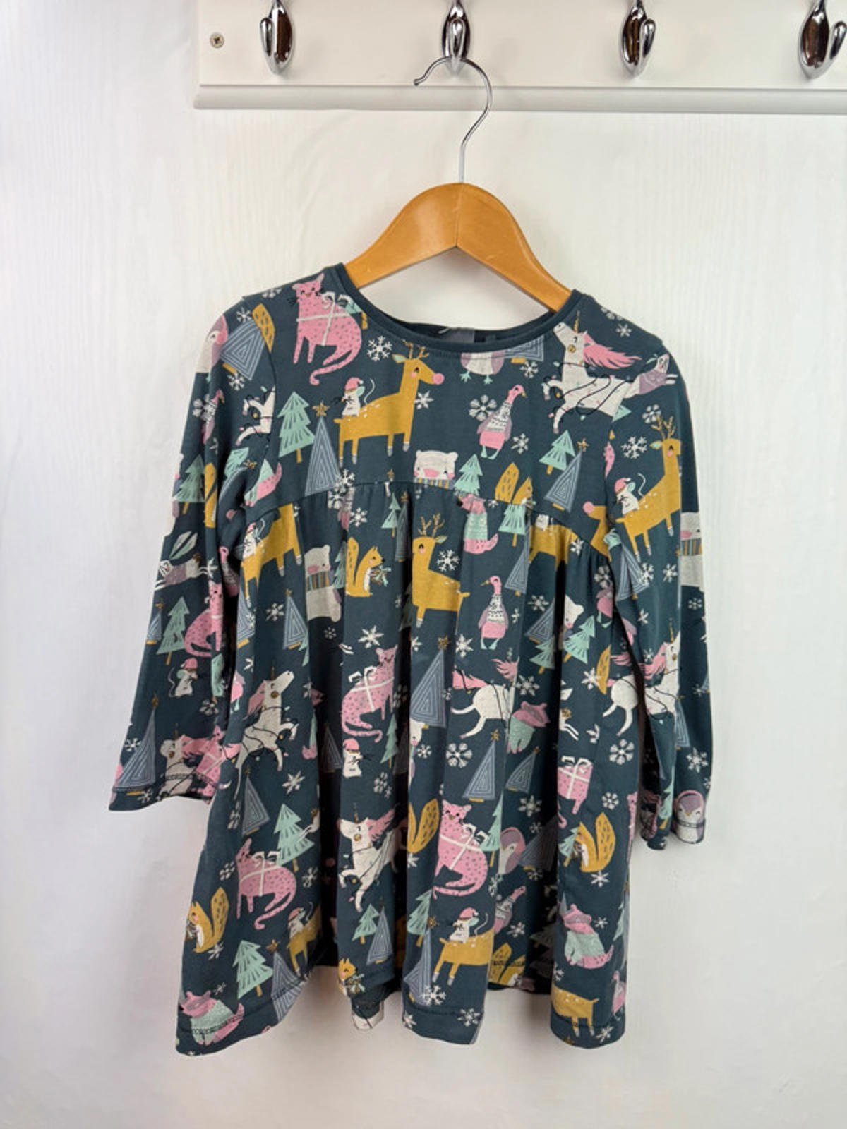 Next Long Sleeve Christmas Dress - Girls 3 - 4 Years - Little Ones Preloved. Second Hand Children's & Preloved Baby, Kids, Girls & Boys Clothes. UK online
