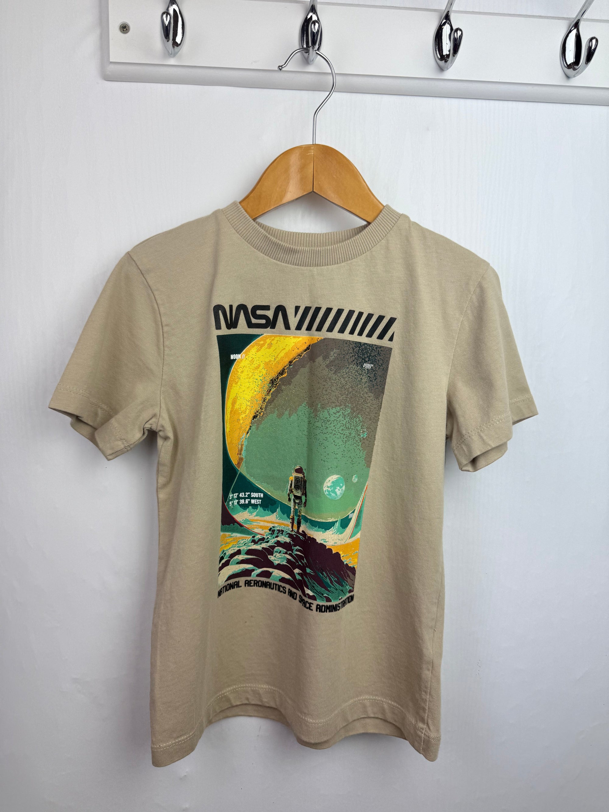 Next NASA Short Sleeve Shirt - Boys 5 Years - Little Ones Preloved. Second Hand Children's & Preloved Baby, Kids, Girls & Boys Clothes. UK online