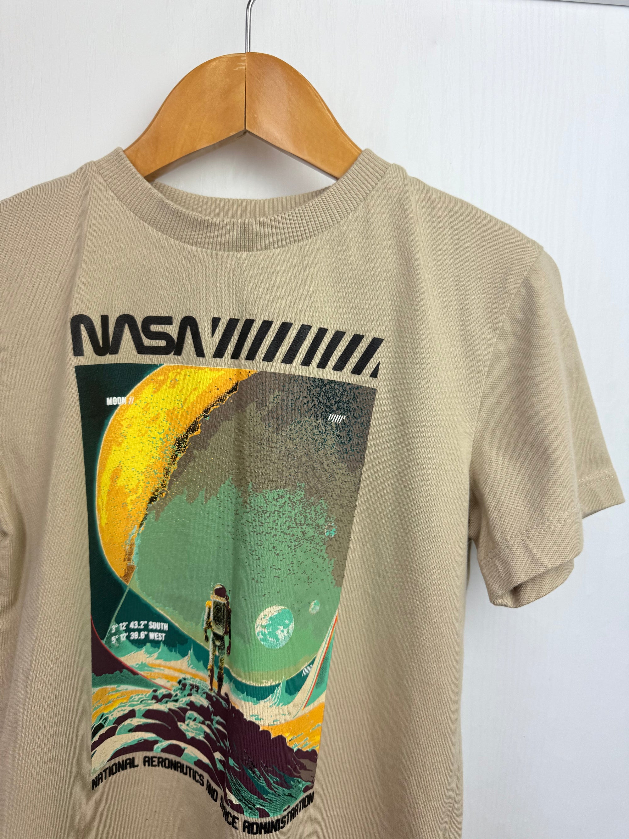 Next NASA Short Sleeve Shirt - Boys 5 Years - Little Ones Preloved. Second Hand Children's & Preloved Baby, Kids, Girls & Boys Clothes. UK online
