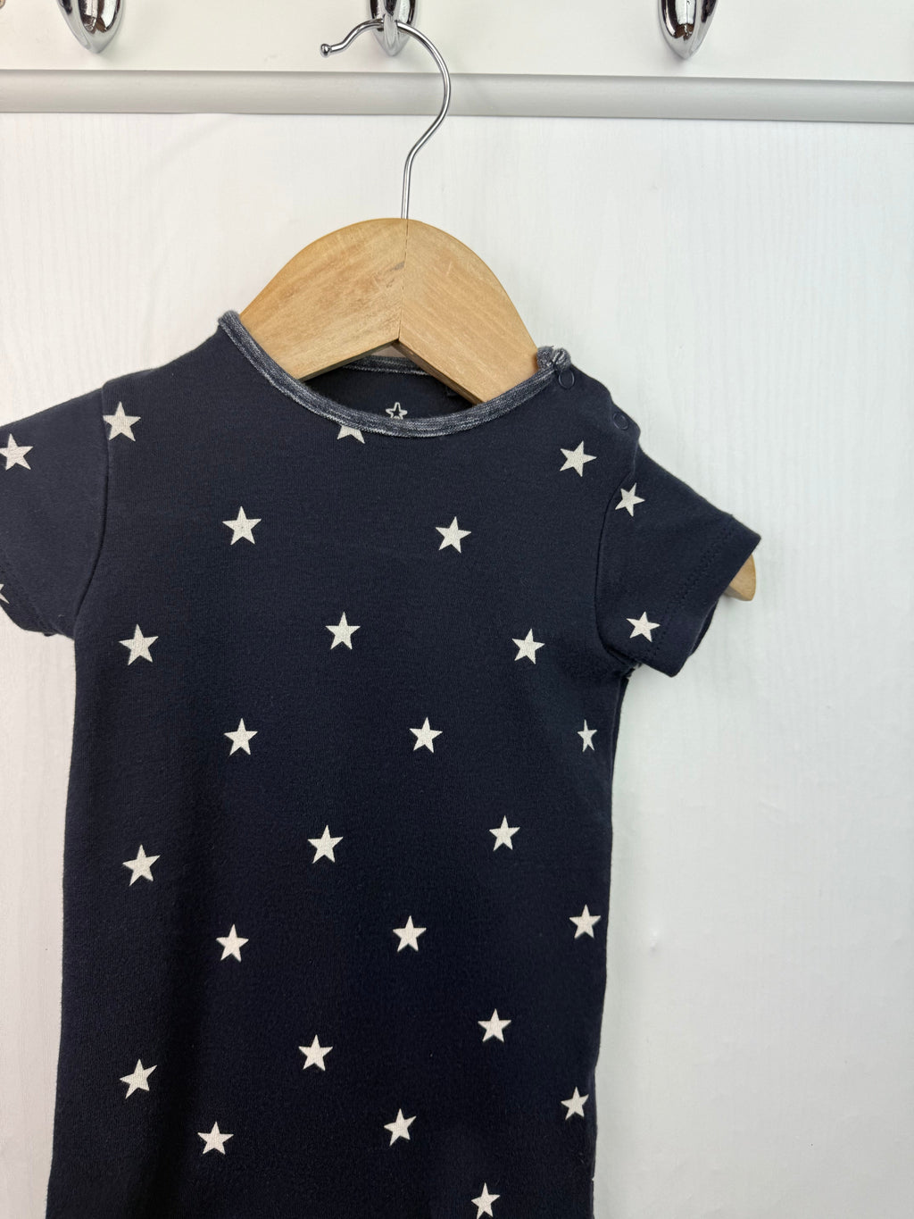 Next Navy Star Romper - Boys 0 - 3 Months - Little Ones Preloved. Second Hand Children's & Preloved Baby, Kids, Girls & Boys Clothes. UK online