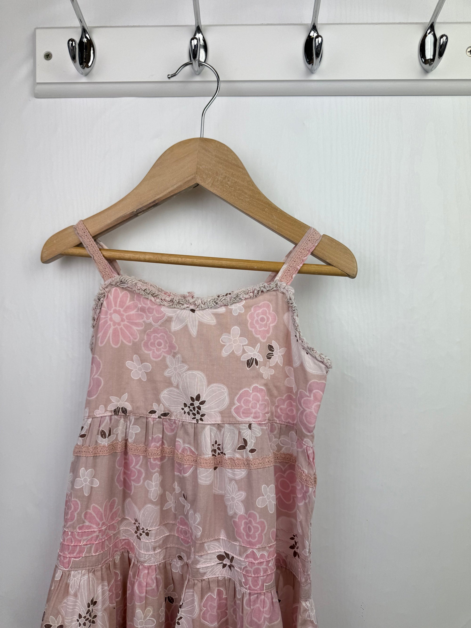 Next Pink Floral Dress - Girls 4 - 5 Years - Little Ones Preloved. Second Hand Children's & Preloved Baby, Kids, Girls & Boys Clothes. UK online