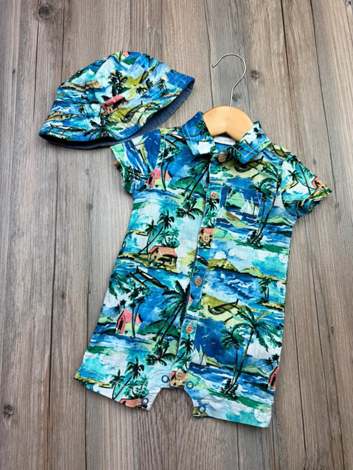 Next Tropical Romper & Matching Hat - Boys 0 - 3 M - Little Ones Preloved. Second Hand Children's & Preloved Baby, Kids, Girls & Boys Clothes. UK online