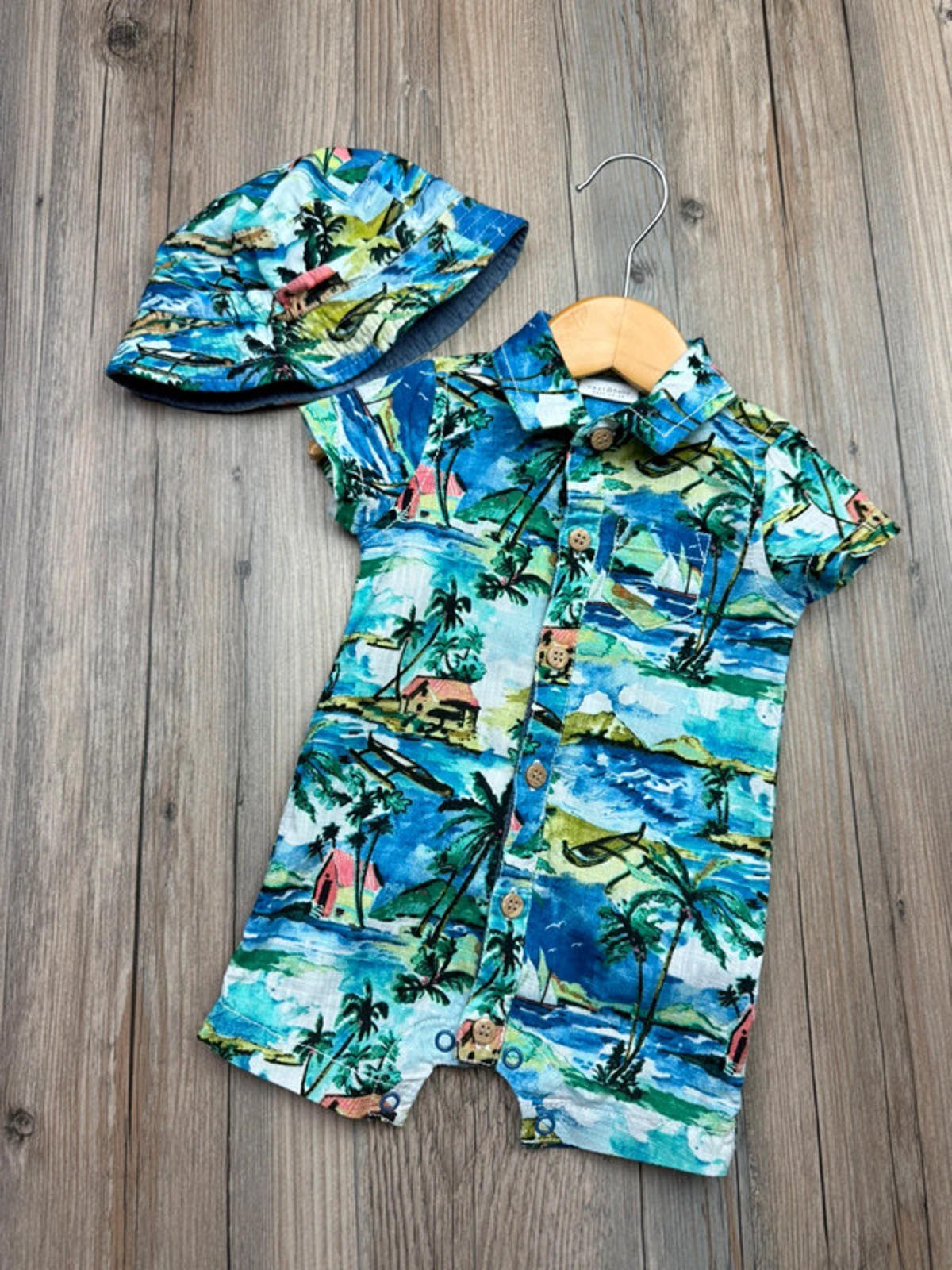 Next Tropical Romper & Matching Hat - Boys 0 - 3 M - Little Ones Preloved. Second Hand Children's & Preloved Baby, Kids, Girls & Boys Clothes. UK online