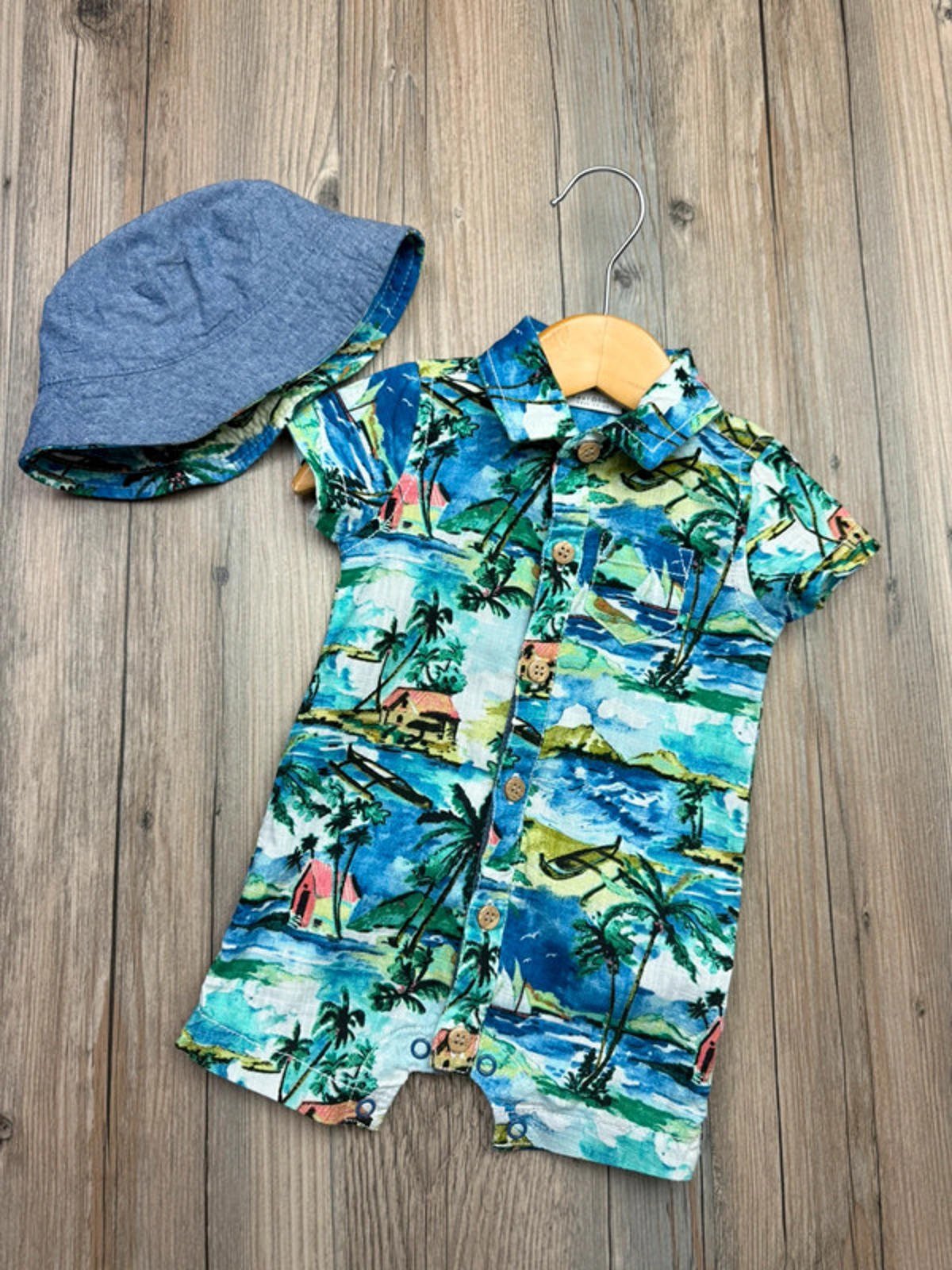 Next Tropical Romper & Matching Hat - Boys 0 - 3 M - Little Ones Preloved. Second Hand Children's & Preloved Baby, Kids, Girls & Boys Clothes. UK online