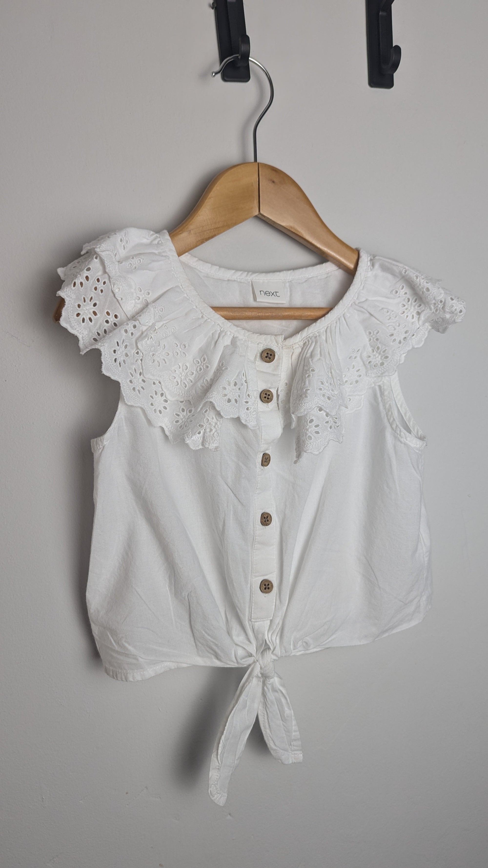 Next White Eyelet Sleeveless Top - Girls 4 Years - Little Ones Preloved. Second Hand Children's & Preloved Baby, Kids, Girls & Boys Clothes. UK online