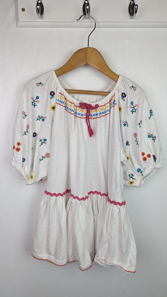 Next White & Floral Top - Girls 9 Years Next Used, Preloved, Preworn & Second Hand Baby, Kids & Children's Clothing UK Online. Cheap affordable. Brands including Next, Joules, Nutmeg Morrisons, TU, F&F, H&M.