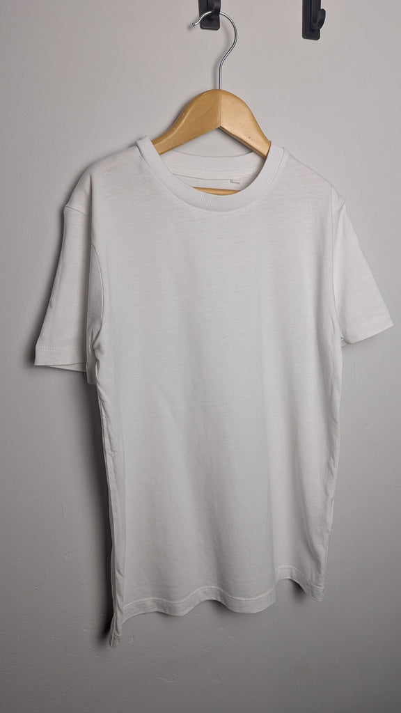 Next White Short Sleeve Top - Boys 8 Years Little Ones Preloved Used, Preloved, Preworn Baby, Girls & Boys Clothes. Kids & Children's second hand Clothing UK Online. Cheap affordable. Brands including Next, Joules, Nutmeg Morrisons, TU, F&F, H&M.