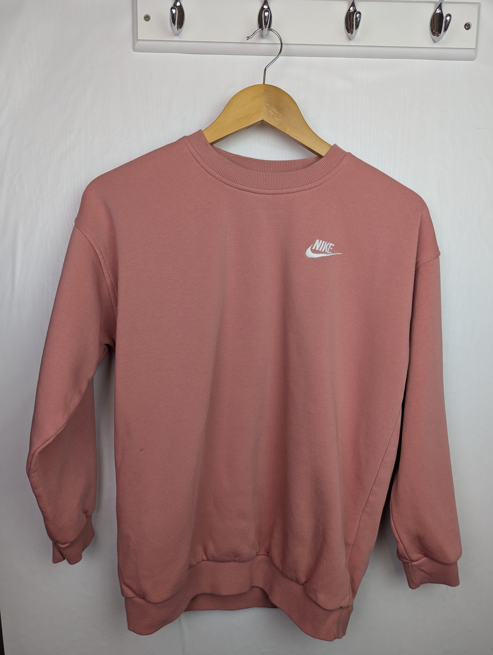 Nike Pink Sweater - Girls 14 - 16 Years - Little Ones Preloved. Second Hand Children's & Preloved Baby, Kids, Girls & Boys Clothes. UK online