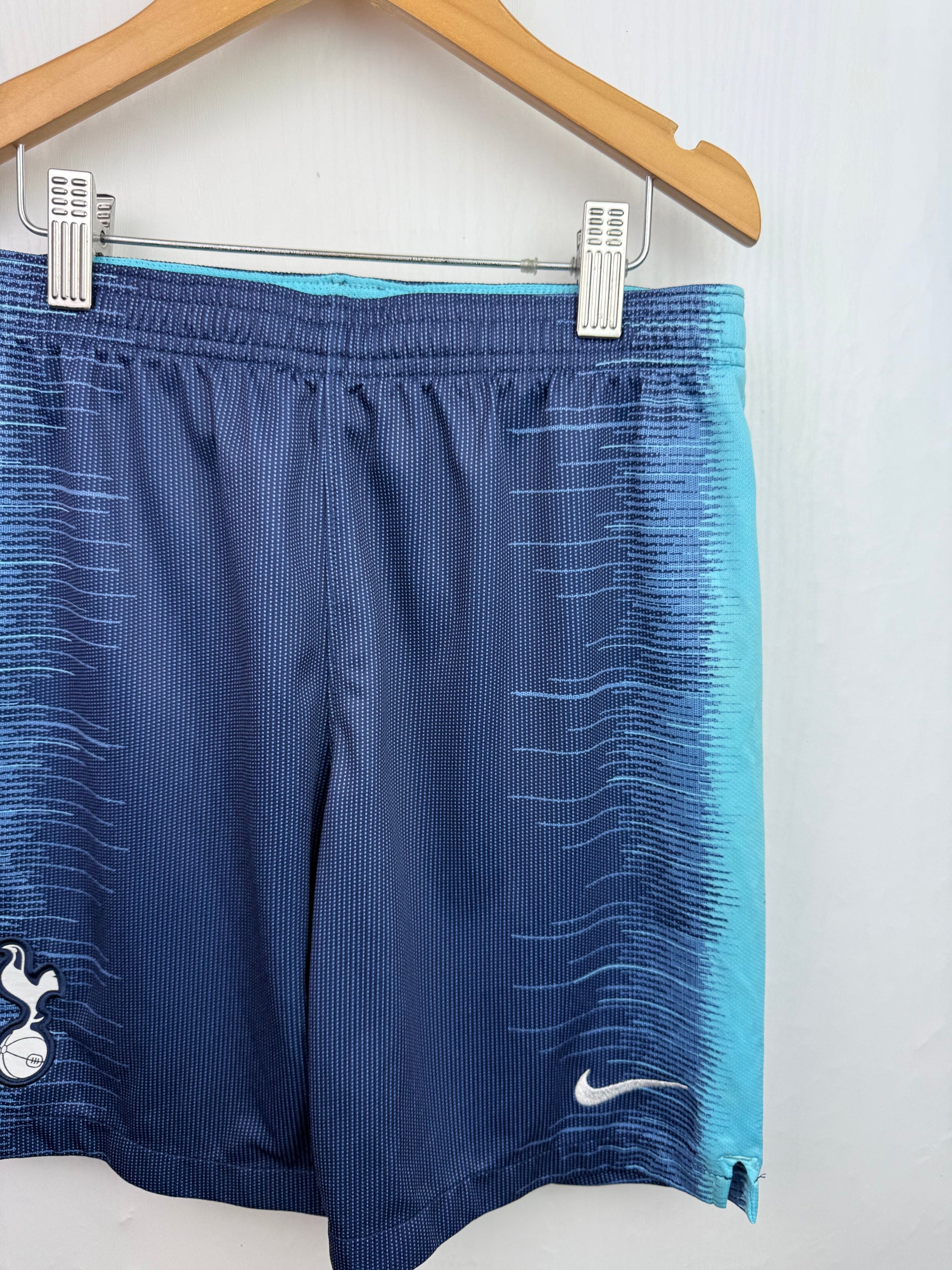 Nike Tottenham Hotspurs Away 18/19 Shorts - Unisex 10 - 12 Years - Little Ones Preloved. Second Hand Children's & Preloved Baby, Kids, Girls & Boys Clothes. UK online