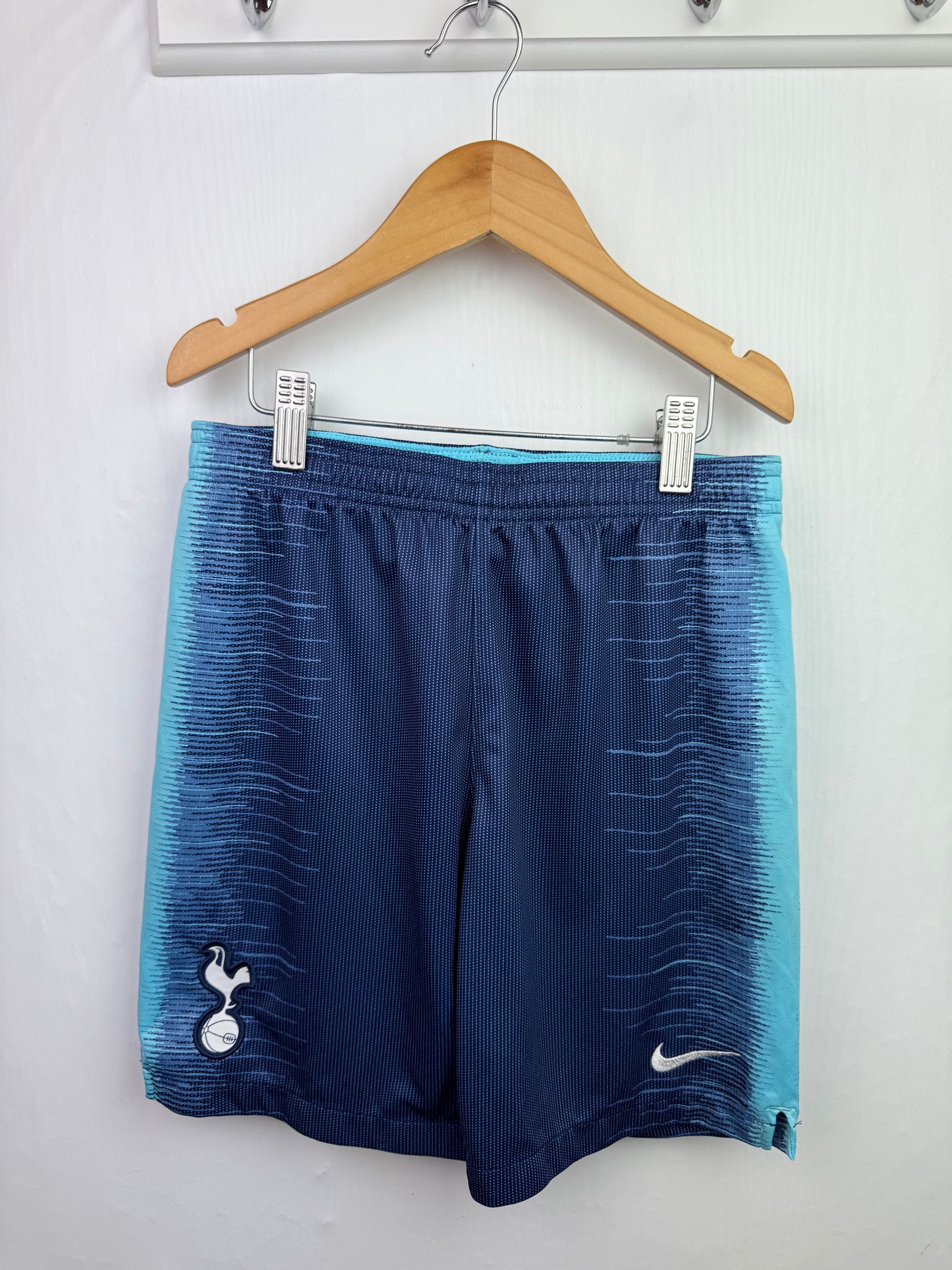 Nike Tottenham Hotspurs Away 18/19 Shorts - Unisex 10 - 12 Years - Little Ones Preloved. Second Hand Children's & Preloved Baby, Kids, Girls & Boys Clothes. UK online