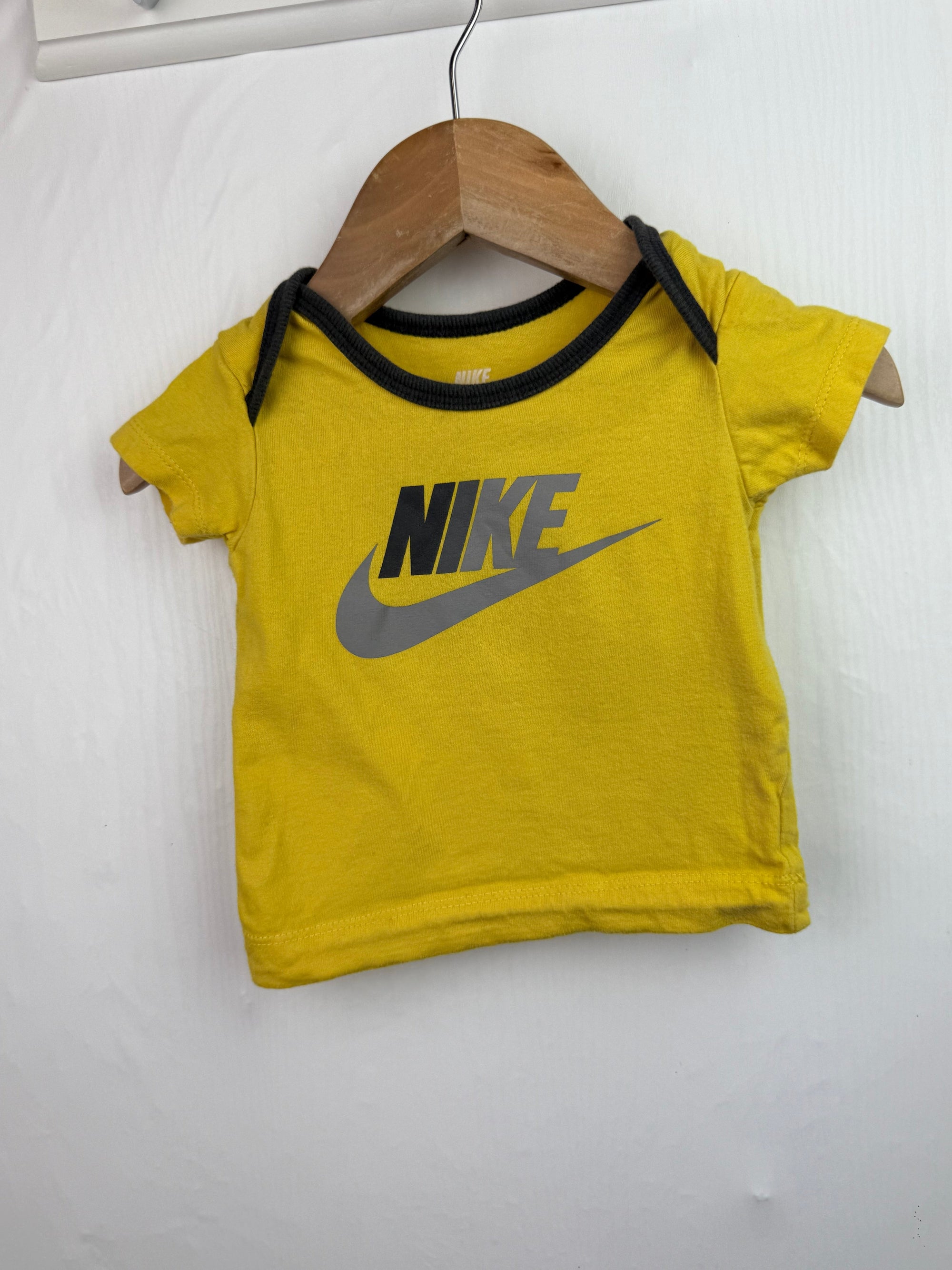 Nike Yellow Short Sleeve Top - Boys 3 - 6 Months - Little Ones Preloved. Second Hand Children's & Preloved Baby, Kids, Girls & Boys Clothes. UK online