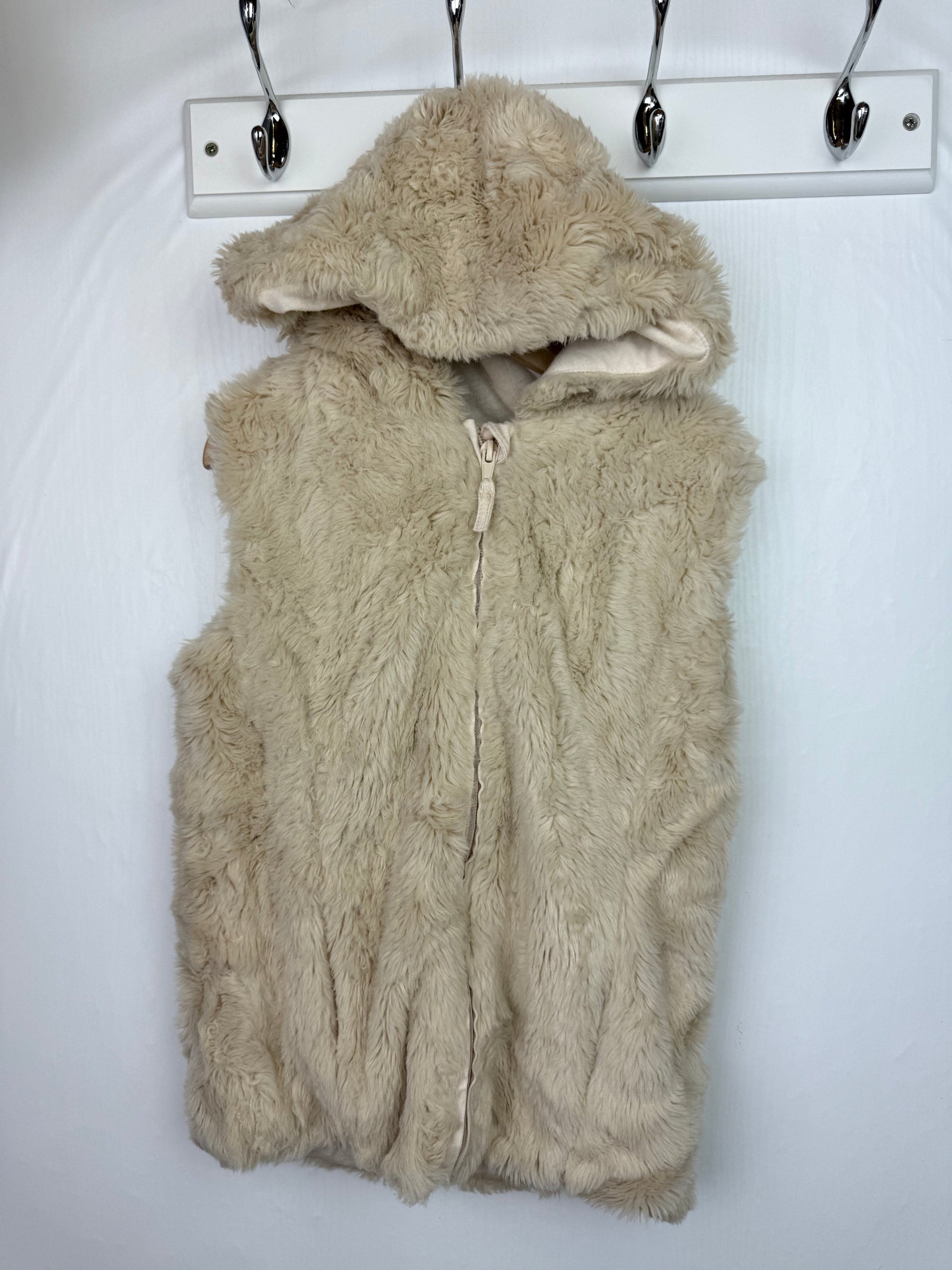 Nutmeg Beige Fluffy Gilet - Girls 8 - 9 Years - Little Ones Preloved. Second Hand Children's & Preloved Baby, Kids, Girls & Boys Clothes. UK online