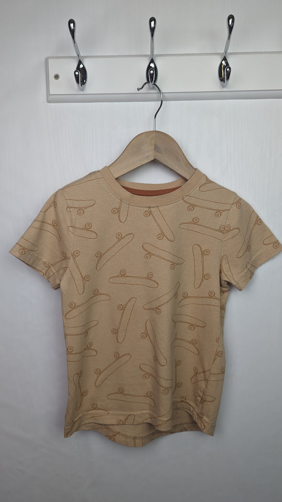 Nutmeg Beige Skateboard Top 3-4y Nutmeg Used, Preloved, Preworn & Second Hand Baby, Kids & Children's Clothing UK Online. Cheap affordable. Brands including Next, Joules, Nutmeg Morrisons, TU, F&F, H&M.