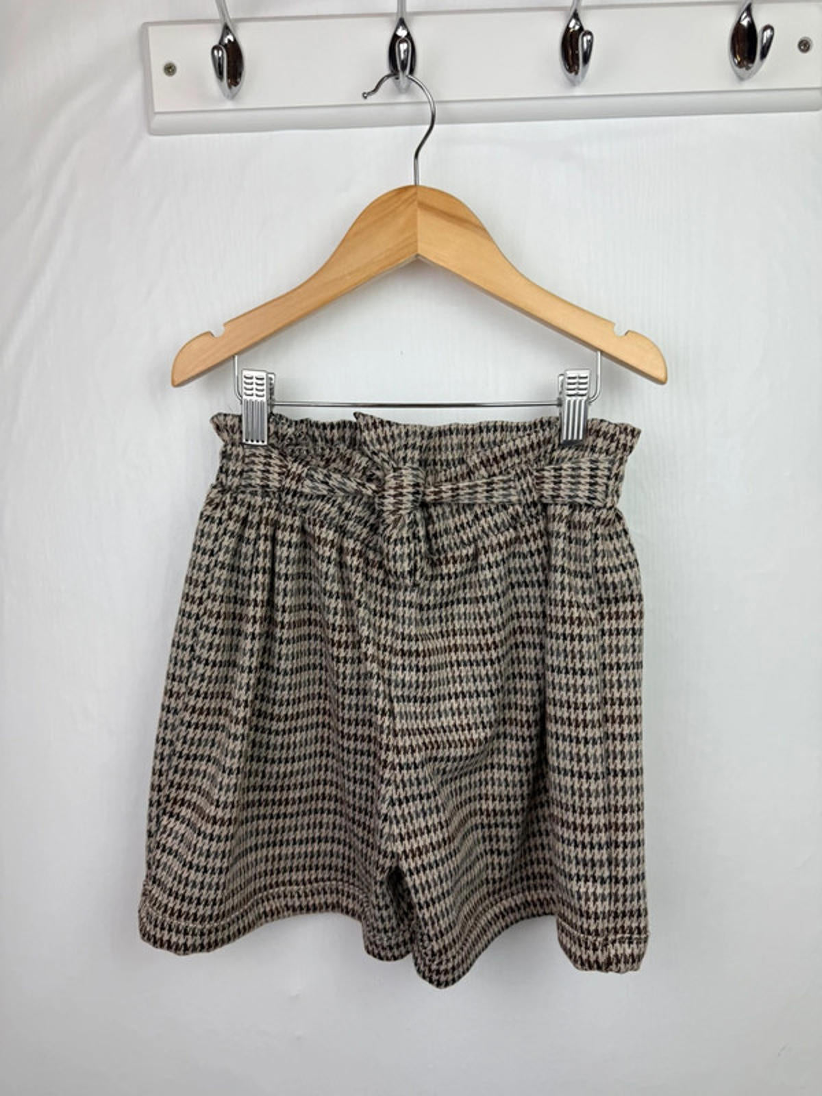 Nutmeg Dogtooth Brown Shorts - Girls 8 - 9 Years - Little Ones Preloved. Second Hand Children's & Preloved Baby, Kids, Girls & Boys Clothes. UK online