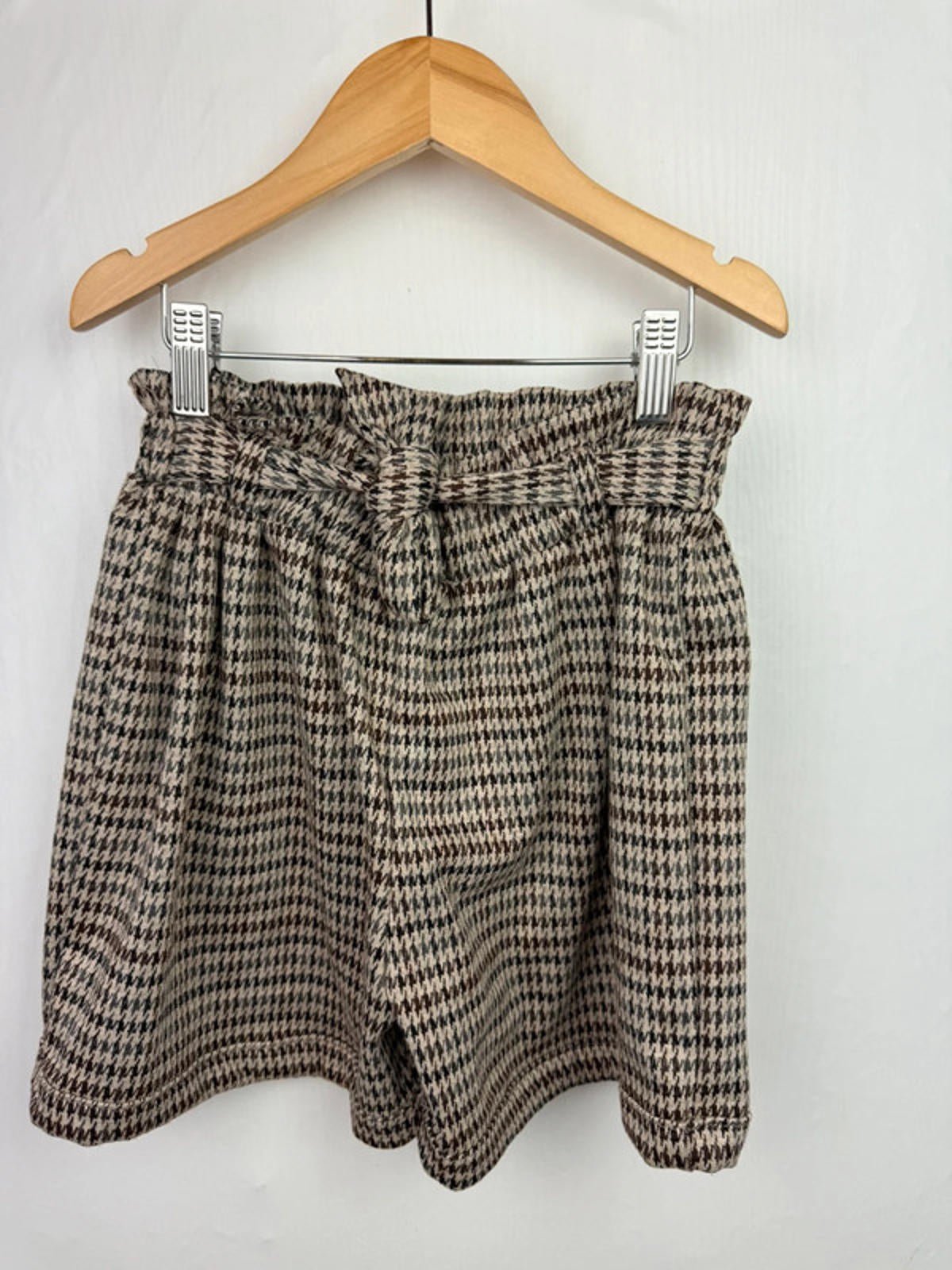 Nutmeg Dogtooth Brown Shorts - Girls 8 - 9 Years - Little Ones Preloved. Second Hand Children's & Preloved Baby, Kids, Girls & Boys Clothes. UK online