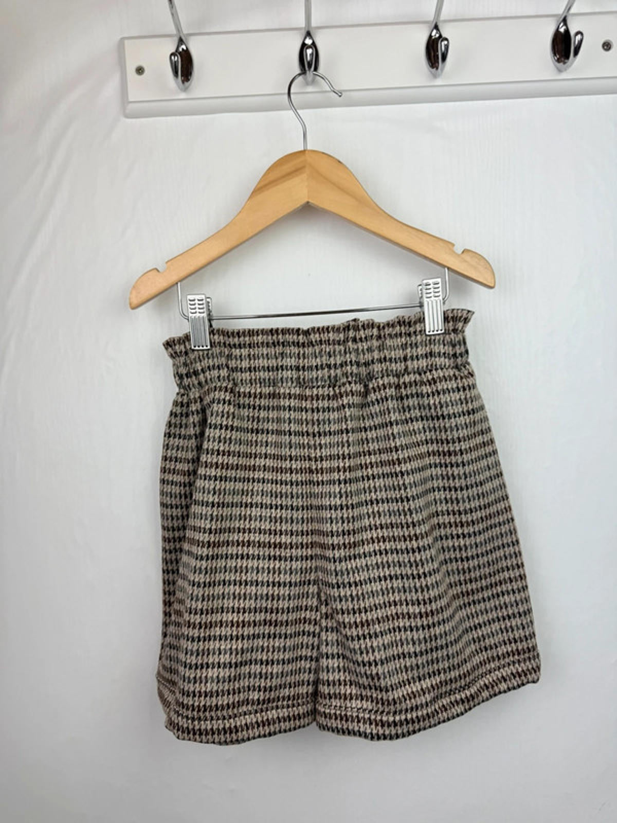 Nutmeg Dogtooth Brown Shorts - Girls 8 - 9 Years - Little Ones Preloved. Second Hand Children's & Preloved Baby, Kids, Girls & Boys Clothes. UK online