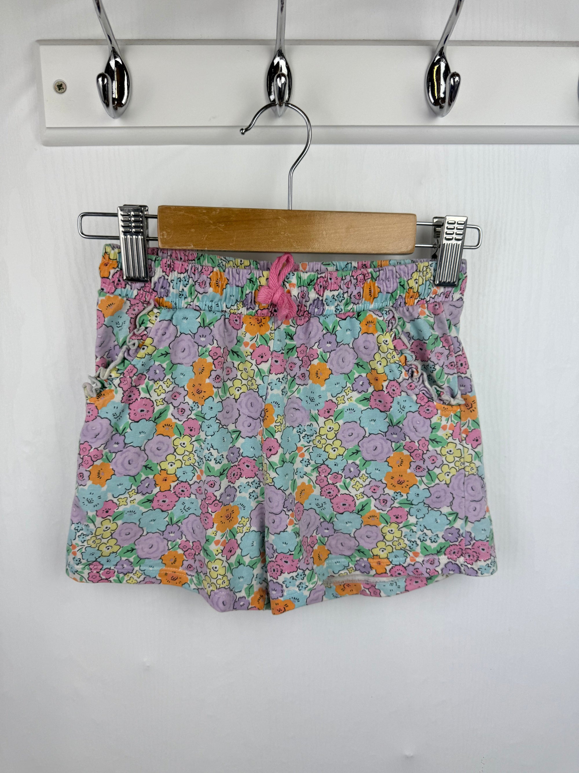 Nutmeg Floral Shorts - Girls 4 - 5 Years - Little Ones Preloved. Second Hand Children's & Preloved Baby, Kids, Girls & Boys Clothes. UK online