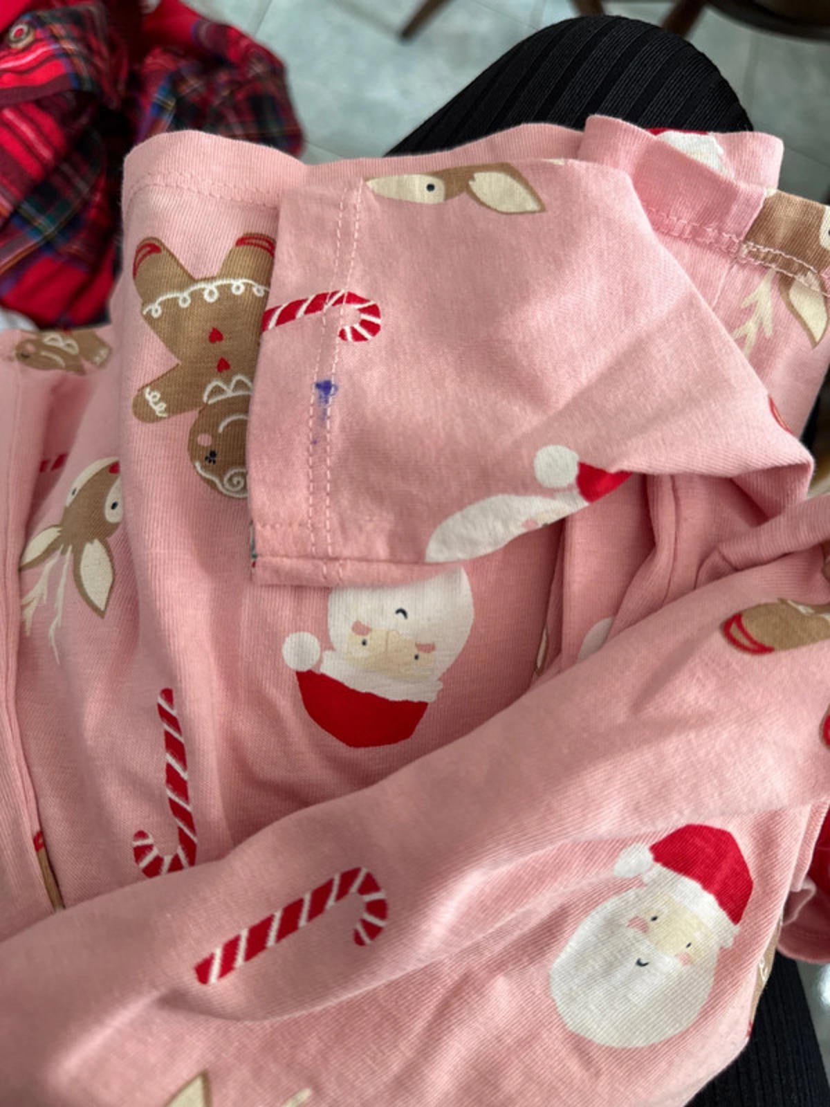 Nutmeg Gingerbread & Santa Top - Girls 5 - 6 Years - Little Ones Preloved. Second Hand Children's & Preloved Baby, Kids, Girls & Boys Clothes. UK online