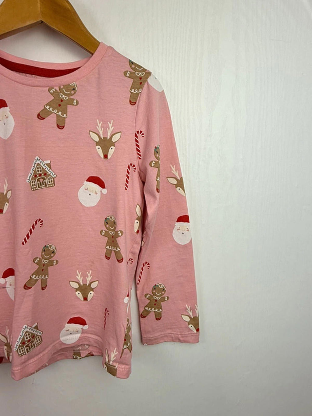 Nutmeg Gingerbread & Santa Top - Girls 5 - 6 Years - Little Ones Preloved. Second Hand Children's & Preloved Baby, Kids, Girls & Boys Clothes. UK online