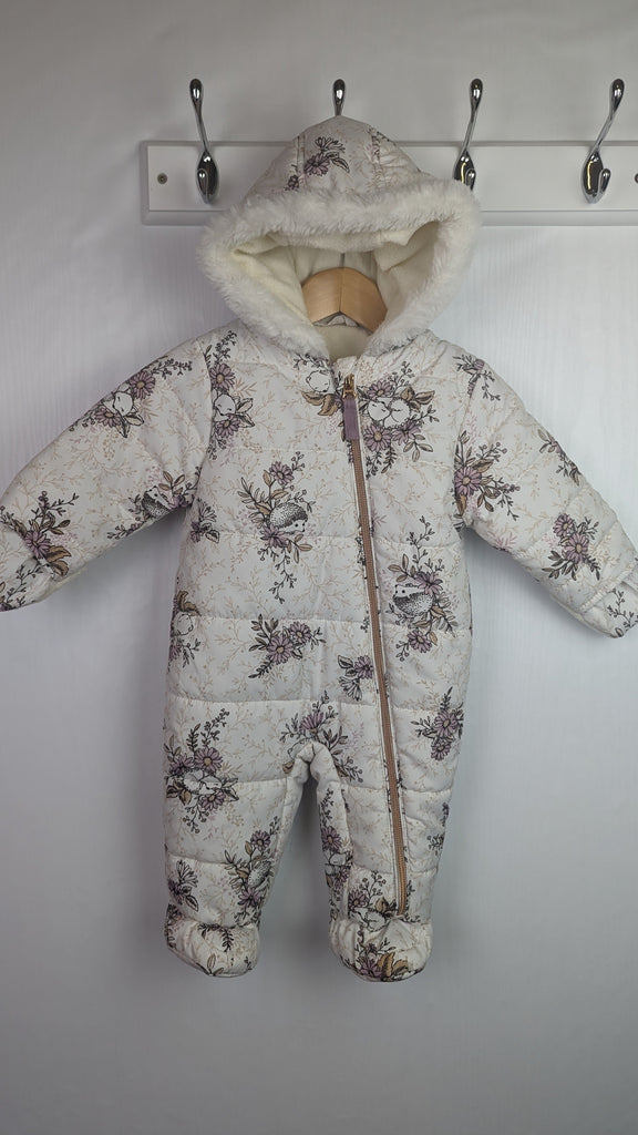 Nutmeg Hedgehog & Foxes Pramsuit - Girls 3-6 Months Nutmeg Used, Preloved, Preworn & Second Hand Baby, Kids & Children's Clothing UK Online. Cheap affordable. Brands including Next, Joules, Nutmeg Morrisons, TU, F&F, H&M.