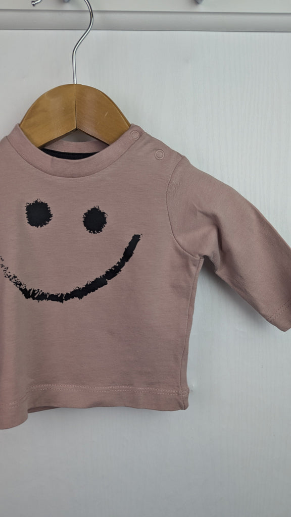 Nutmeg Long Sleeve Smile Top - Unisex Newborn Nutmeg Used, Preloved, Preworn & Second Hand Baby, Kids & Children's Clothing UK Online. Cheap affordable. Brands including Next, Joules, Nutmeg Morrisons, TU, F&F, H&M.