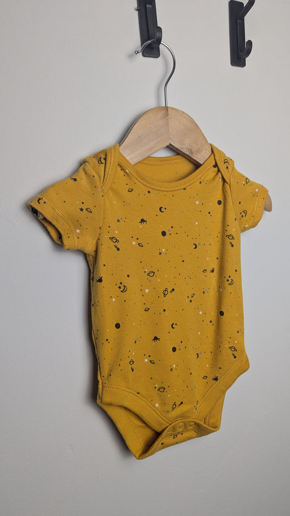 Nutmeg Mustard Stars & Planets Bodysuit - Boys 6-9 Months Little Ones Preloved Used, Preloved, Preworn & Second Hand Baby, Kids & Children's Clothing UK Online. Cheap affordable. Brands including Next, Joules, Nutmeg Morrisons, TU, F&F, H&M.