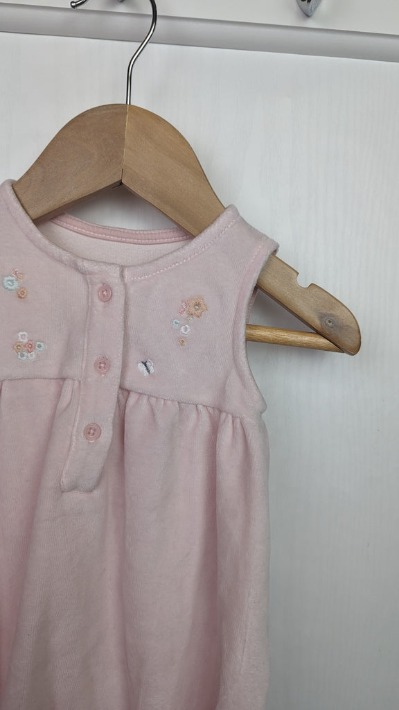 Nutmeg Pink Floral Romper - Girls 6-9 Months Nutmeg Used, Preloved, Preworn & Second Hand Baby, Kids & Children's Clothing UK Online. Cheap affordable. Brands including Next, Joules, Nutmeg Morrisons, TU, F&F, H&M.