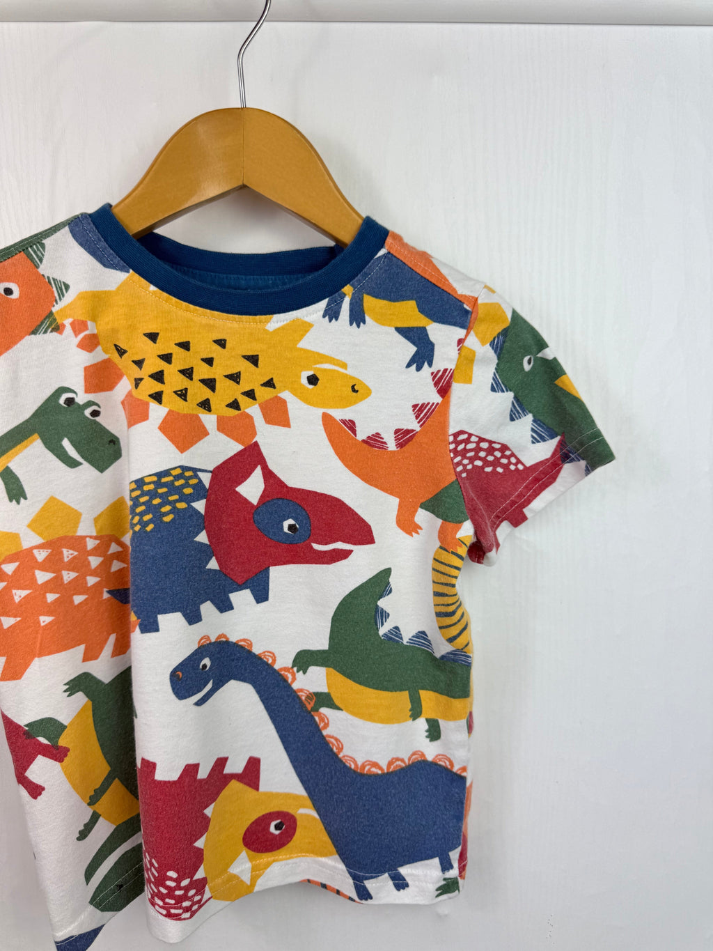 Nutmeg Short Sleeve Top - Boys 18 - 24 Months - Little Ones Preloved. Second Hand Children's & Preloved Baby, Kids, Girls & Boys Clothes. UK online